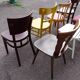 8 chaises de bistrot en bois dépareillées - vintage