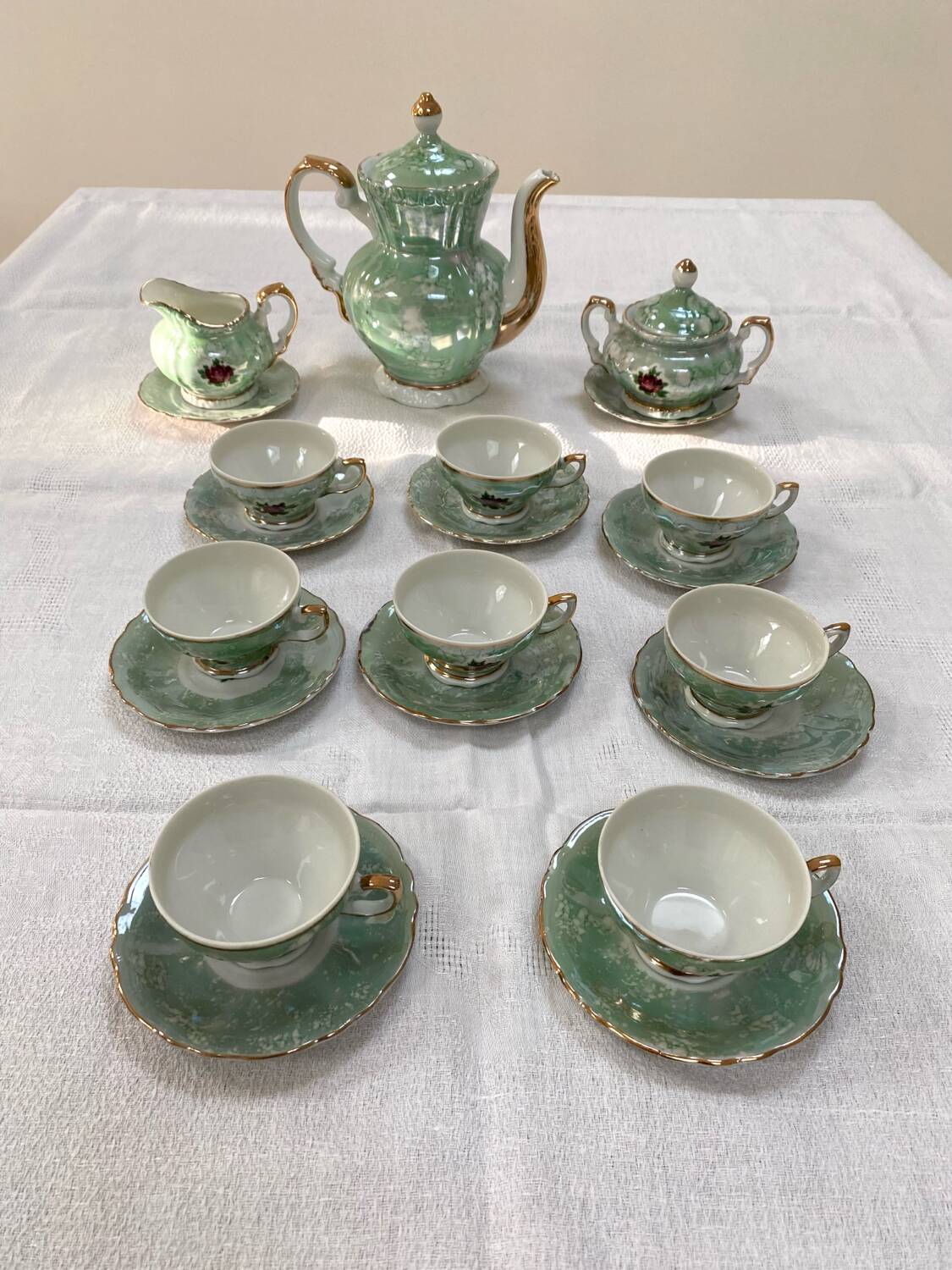 Complete tea and coffee service for 8 cups - Italian porcelain from the 1950s.