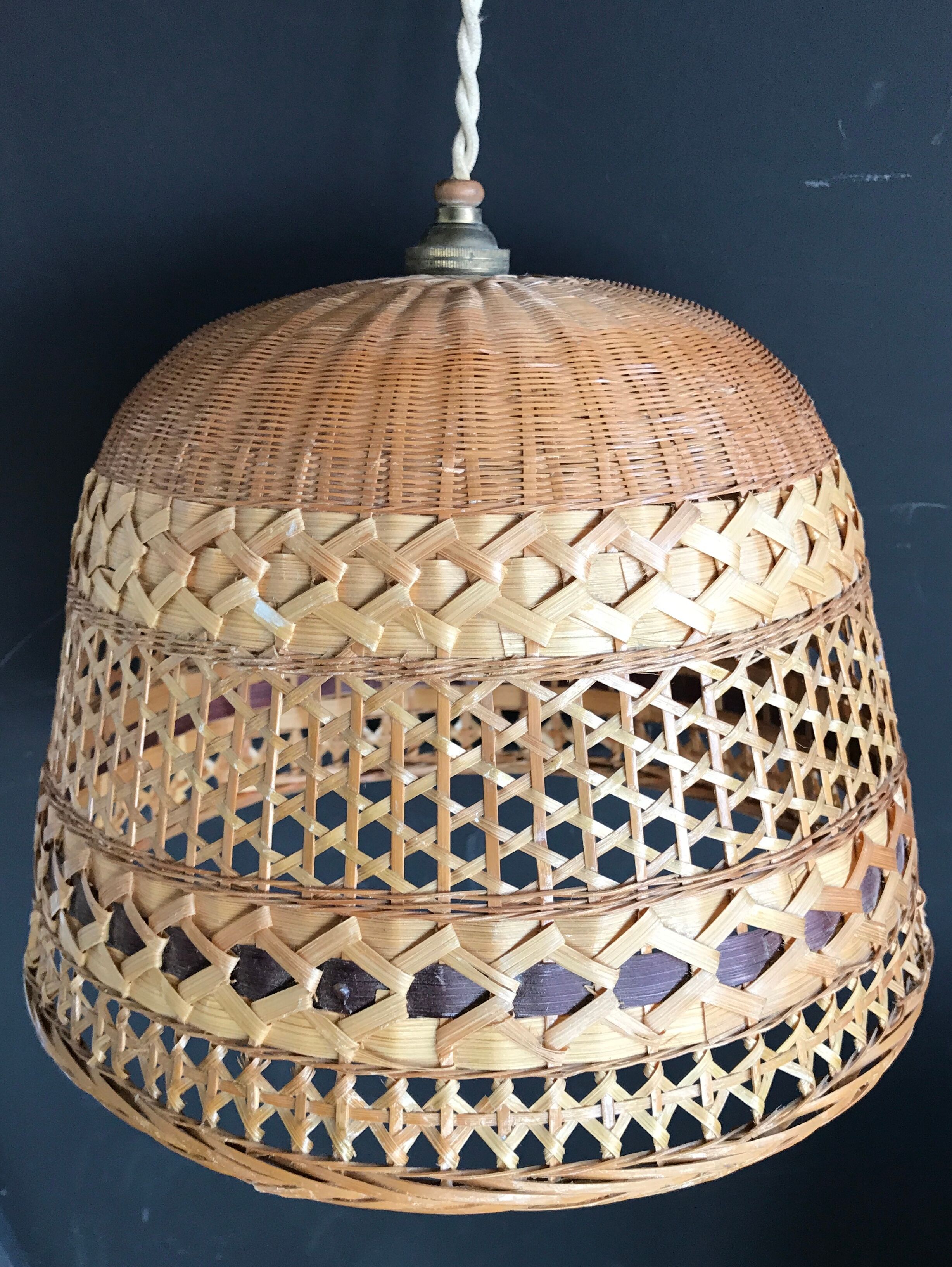 Rattan blind suspension