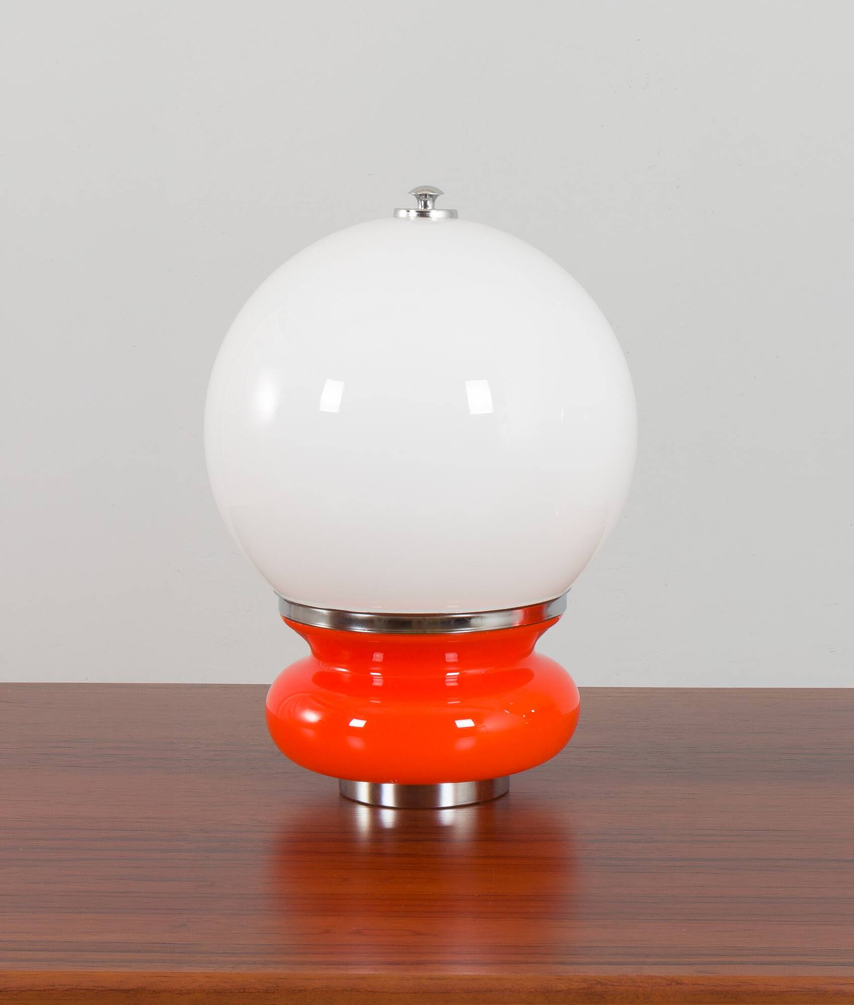Lampe de table en verre Mazzega Murano de l'ère spatiale attribuée à Carlo Nason, Italie, 1970.