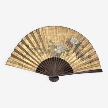 Large decorative fan in wallpaper and wood, China from the 1940s