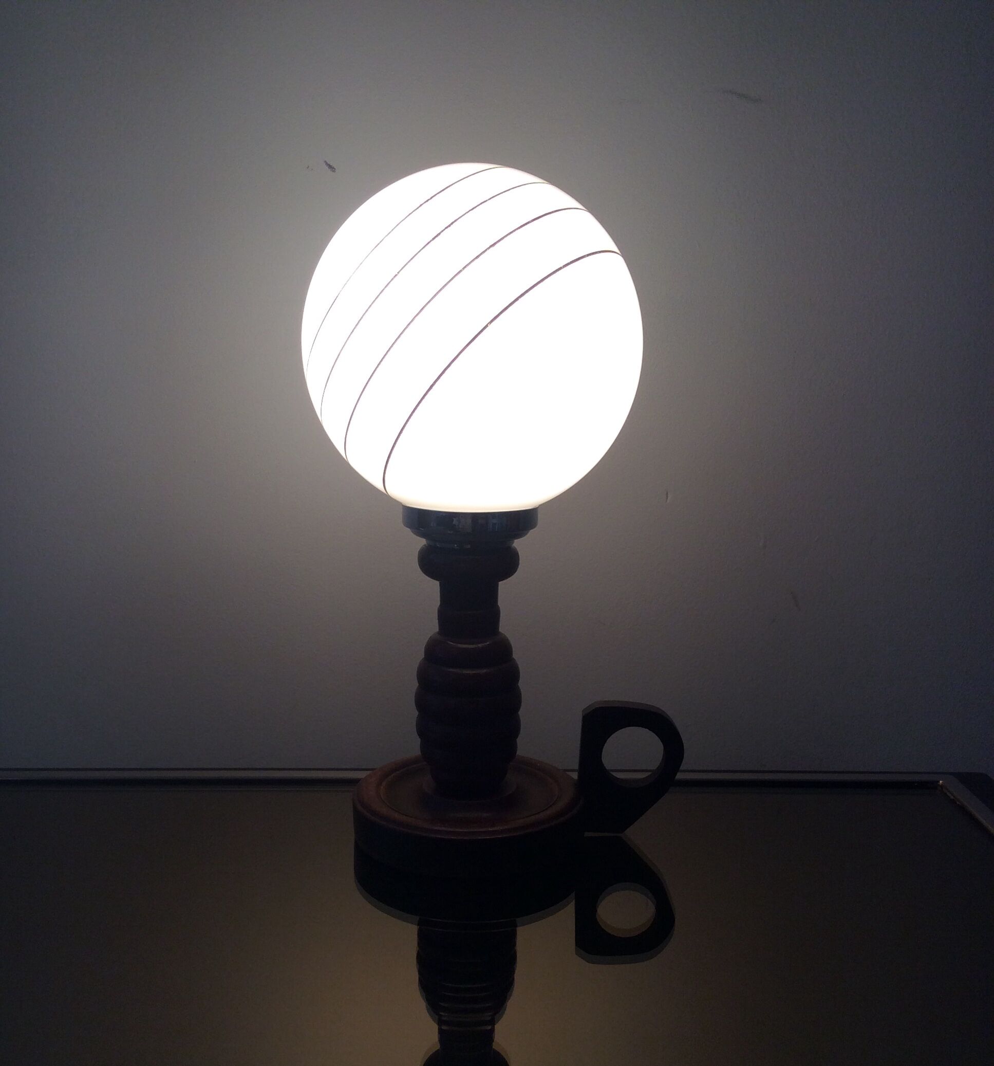 Scandinavian lamp in wood and opaline years 60-70