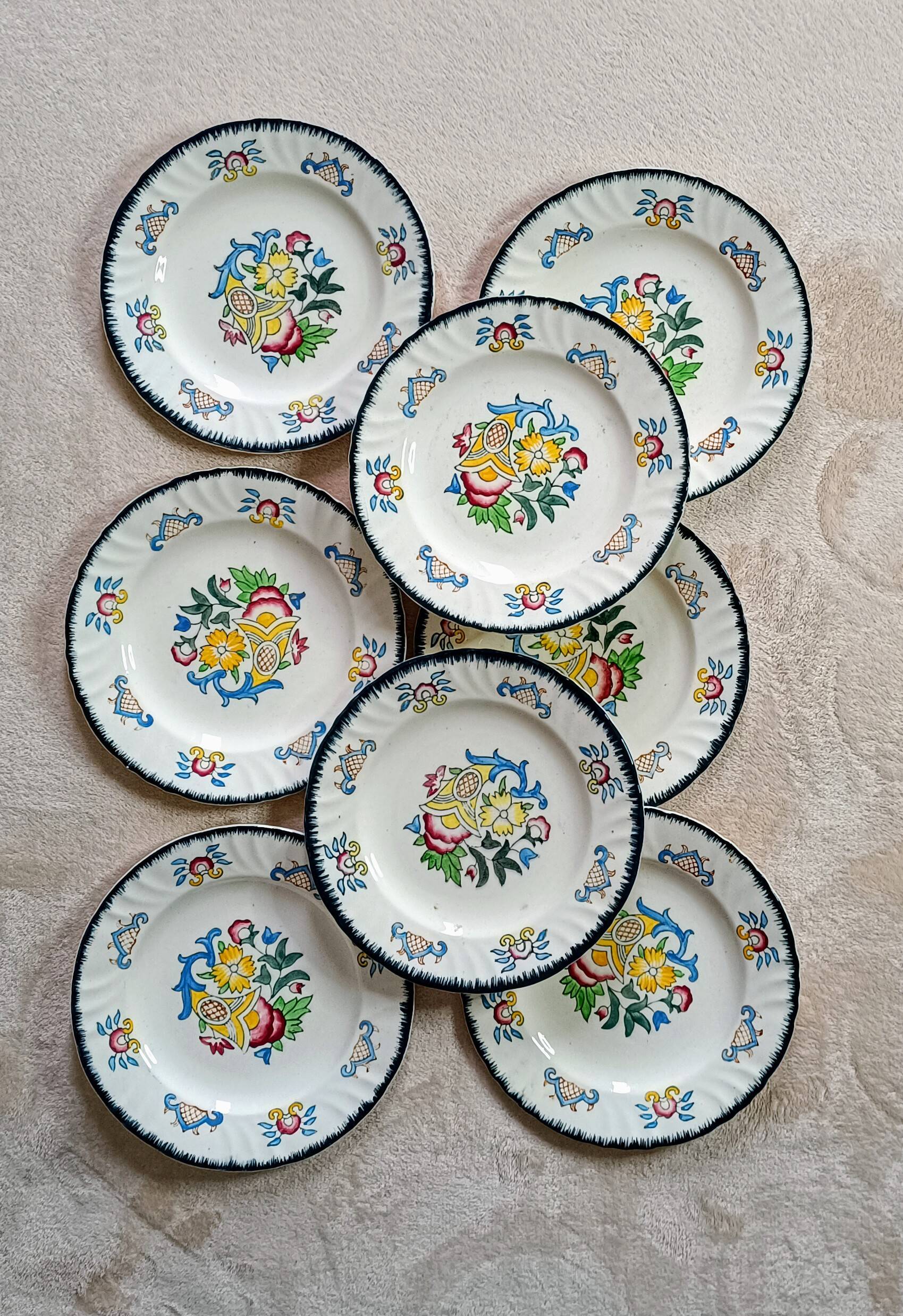 Set of 8 vintage Longwy Vieux Rouen dessert plates