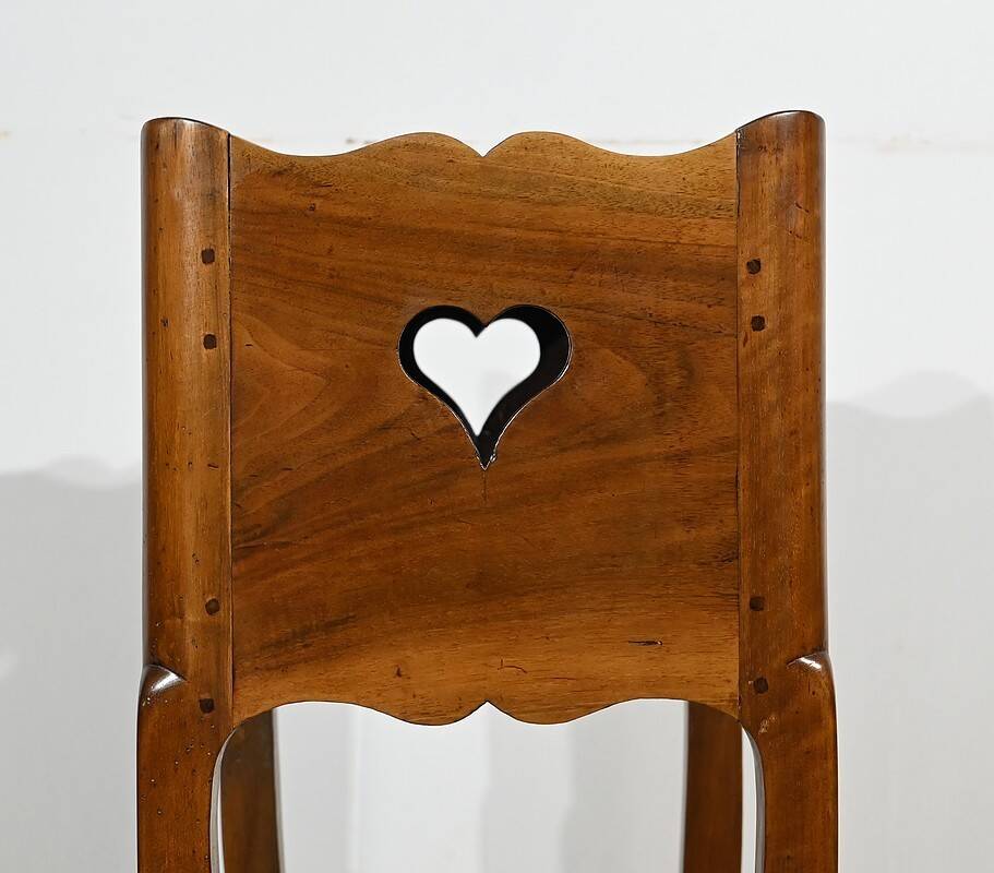 Small Snack Table in Solid Walnut, Louis XV – 18th Century