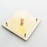Lampe de montage encastré vintage en laiton et lucite Allemagne des années 1970