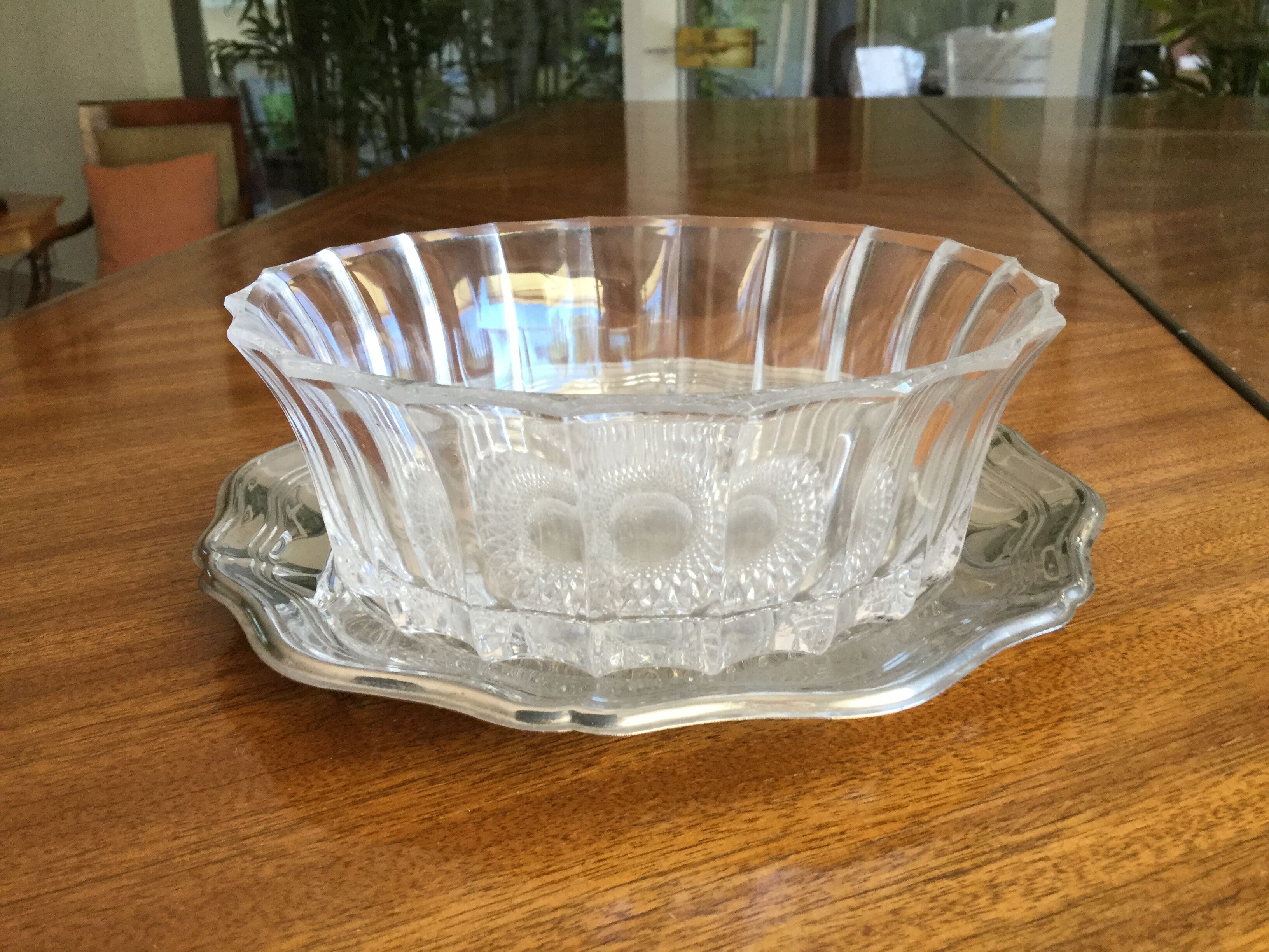 Crystal ravier on silver metal presentation plate