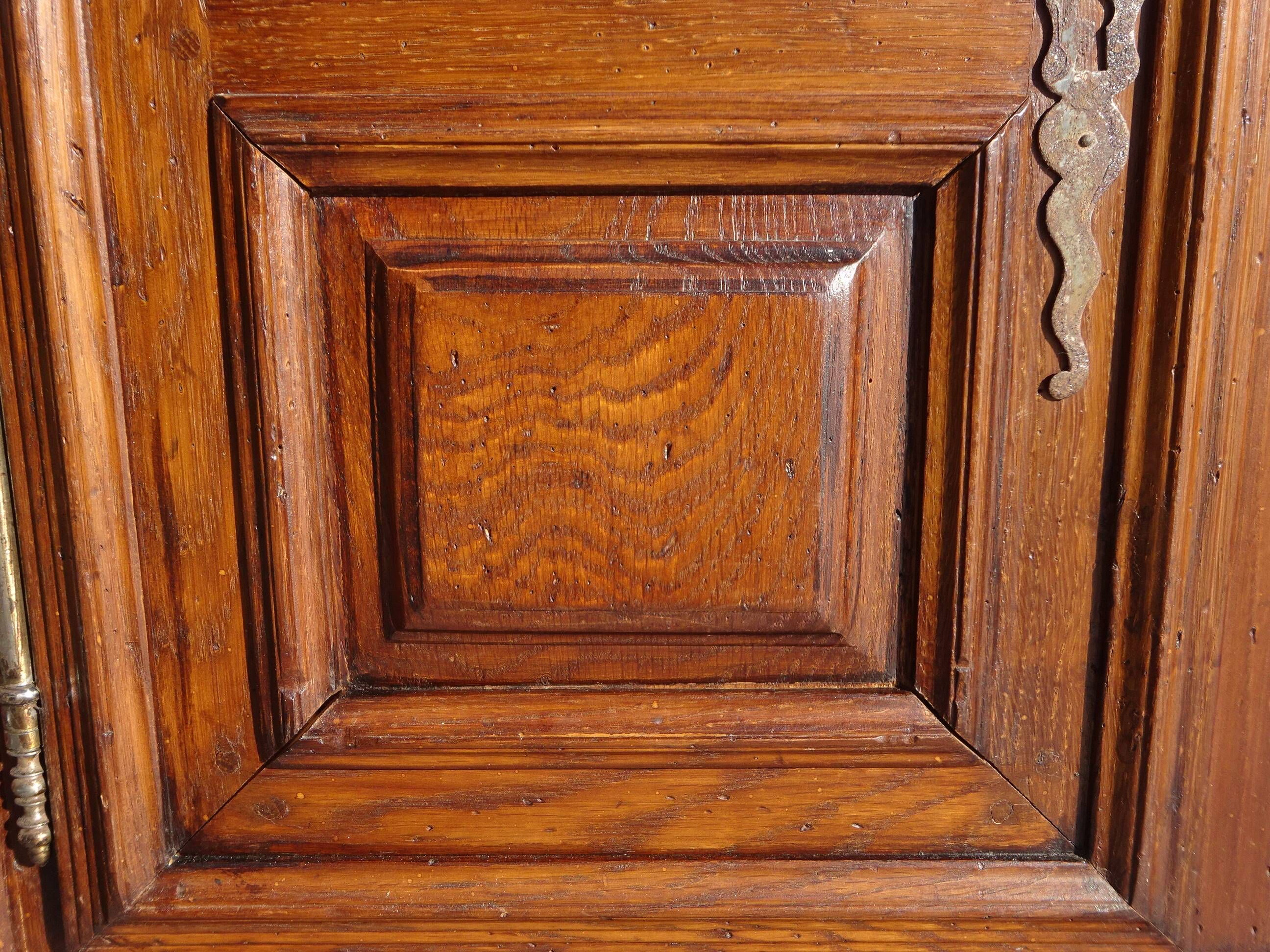Small oak cabinet, 4 doors, Louis XIII style