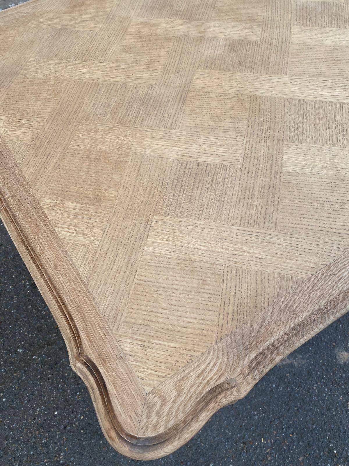 Table à manger extensible Louis XV bois massif chêne et marqueterie 200cm