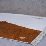 Moroccan rug in natural wool, 250cm x 150cm