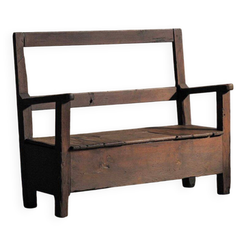 Banc-coffre de cantou en bois massif, Auvergne, XIXᵉ siècle