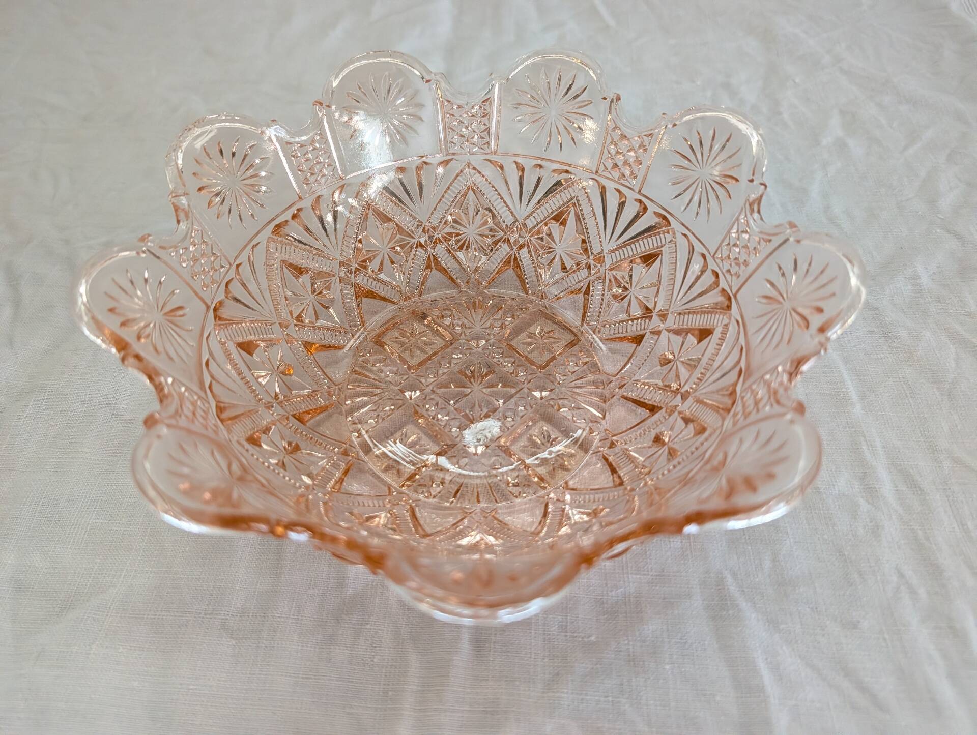 Pressed glass pink coupe with geometric decoration – mid 20th century