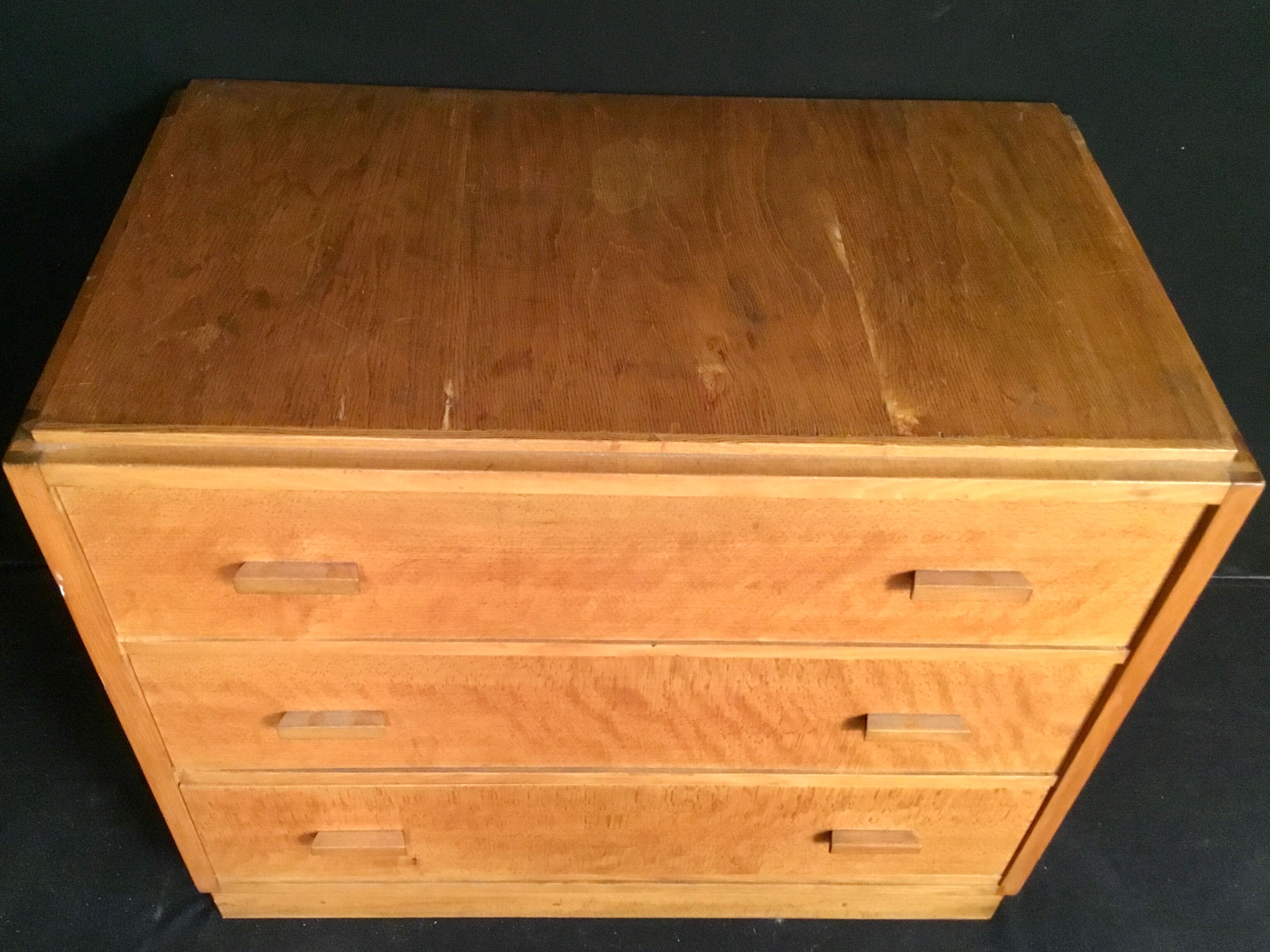 Dresser 1960