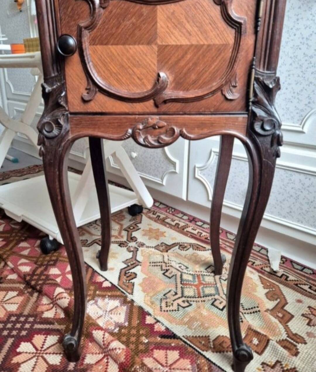 Chevet de Style Transition Marqueterie d'Art et Marbre Griotte