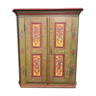 Ancienne armoire d emariée