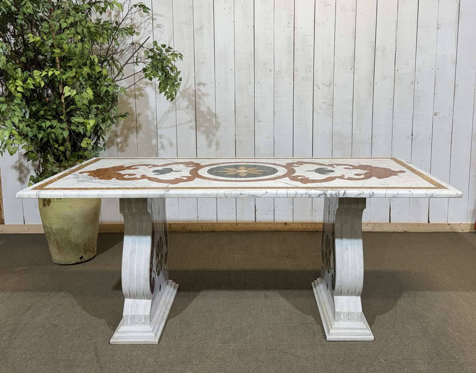 Italian marble dining table - 1970s craftsmanship