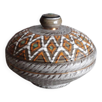 Very original vintage catchall.