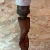 Pied de lampe torsadé en bois