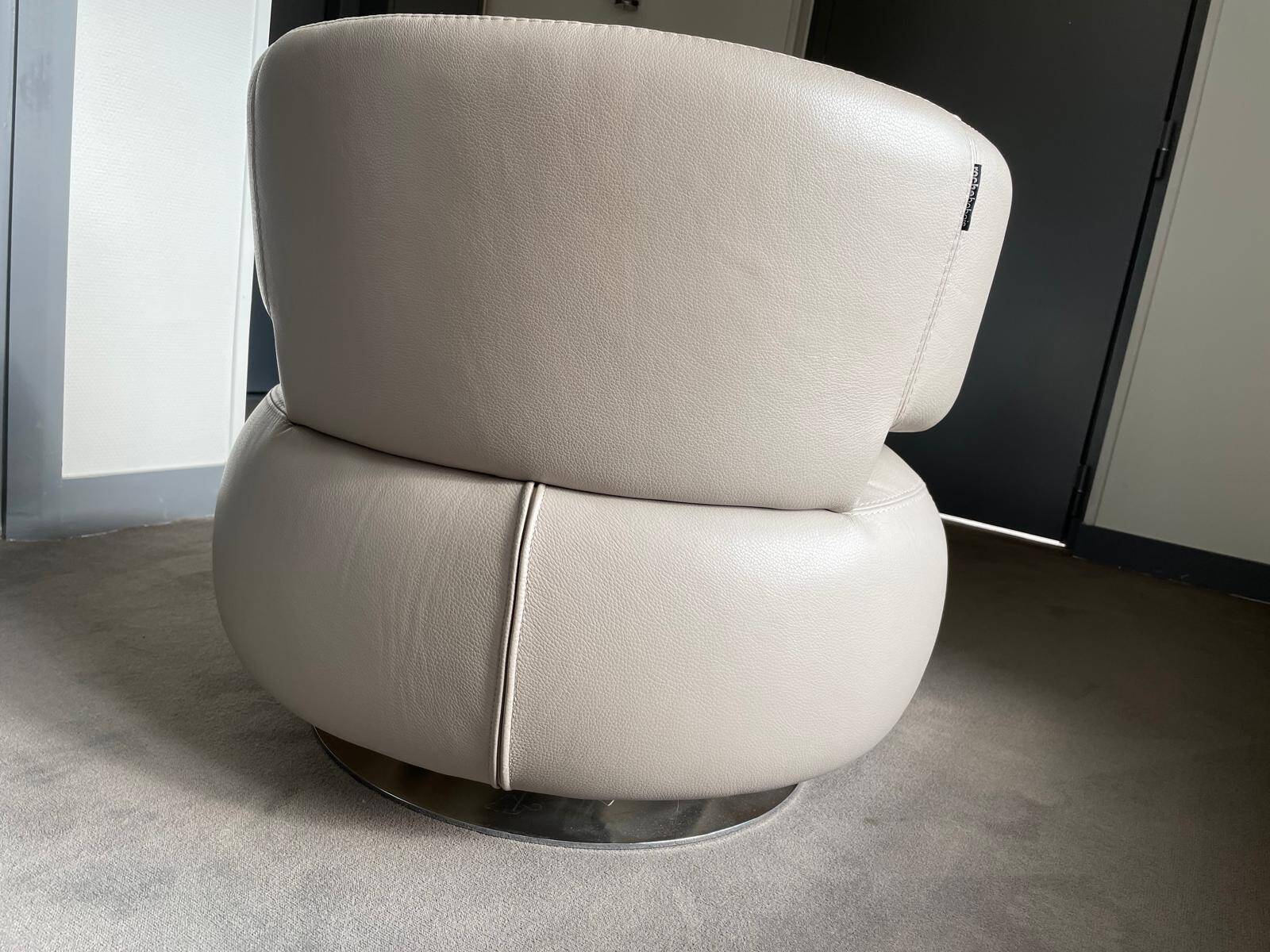 Design swivel armchair "CURL" by Roche Bobois - Light Grey Leather