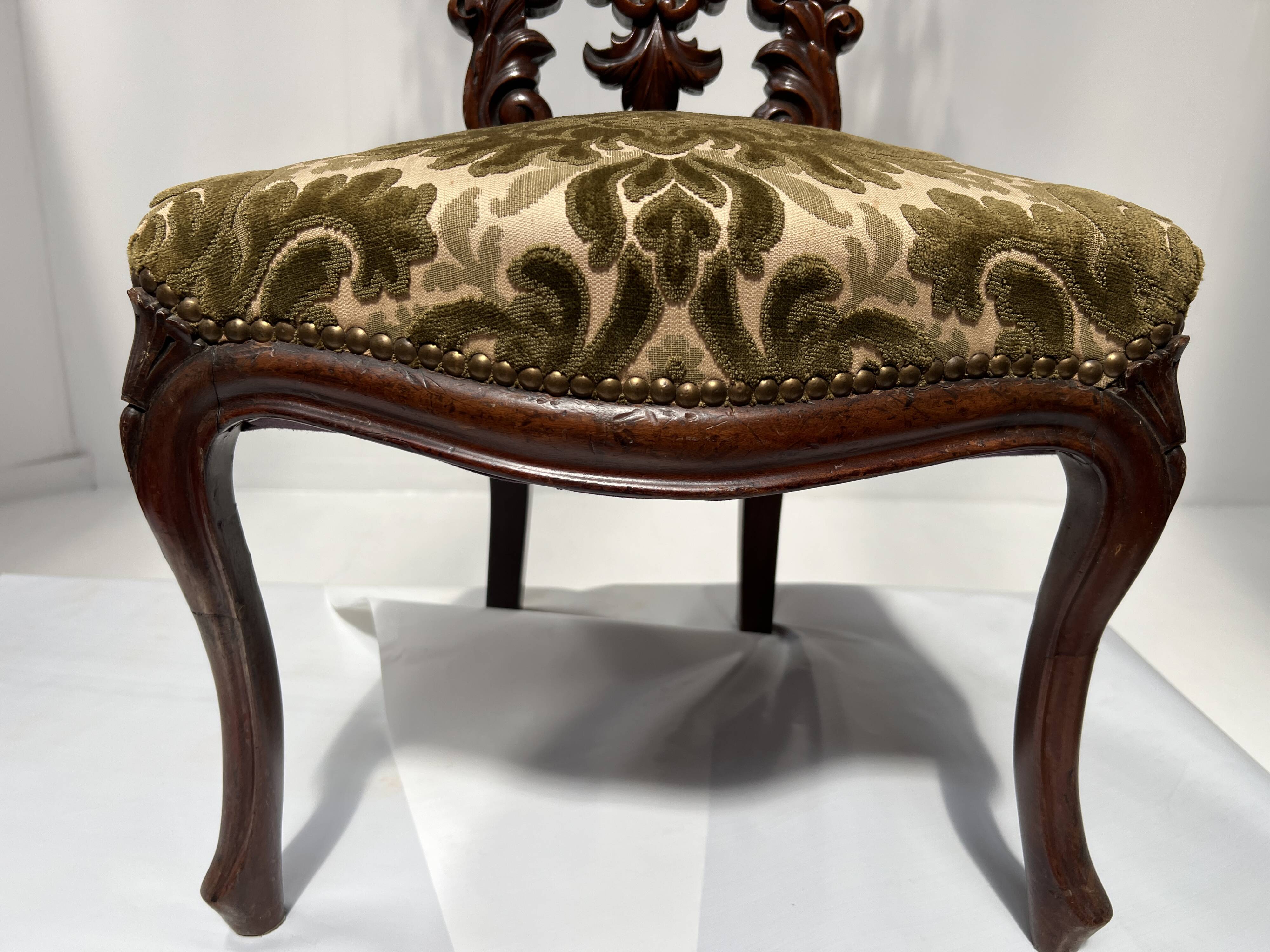 Napoleon III period armchair in carved mahogany, 19th century.
