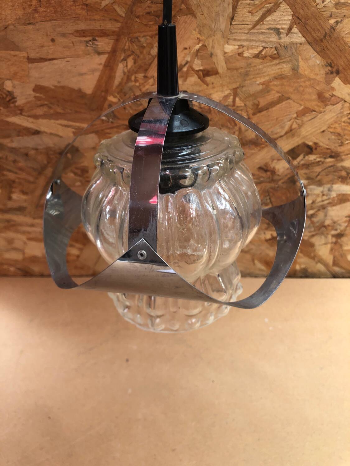 Old atomic age pendant lamp chromed metal & molded glass 70's vintage