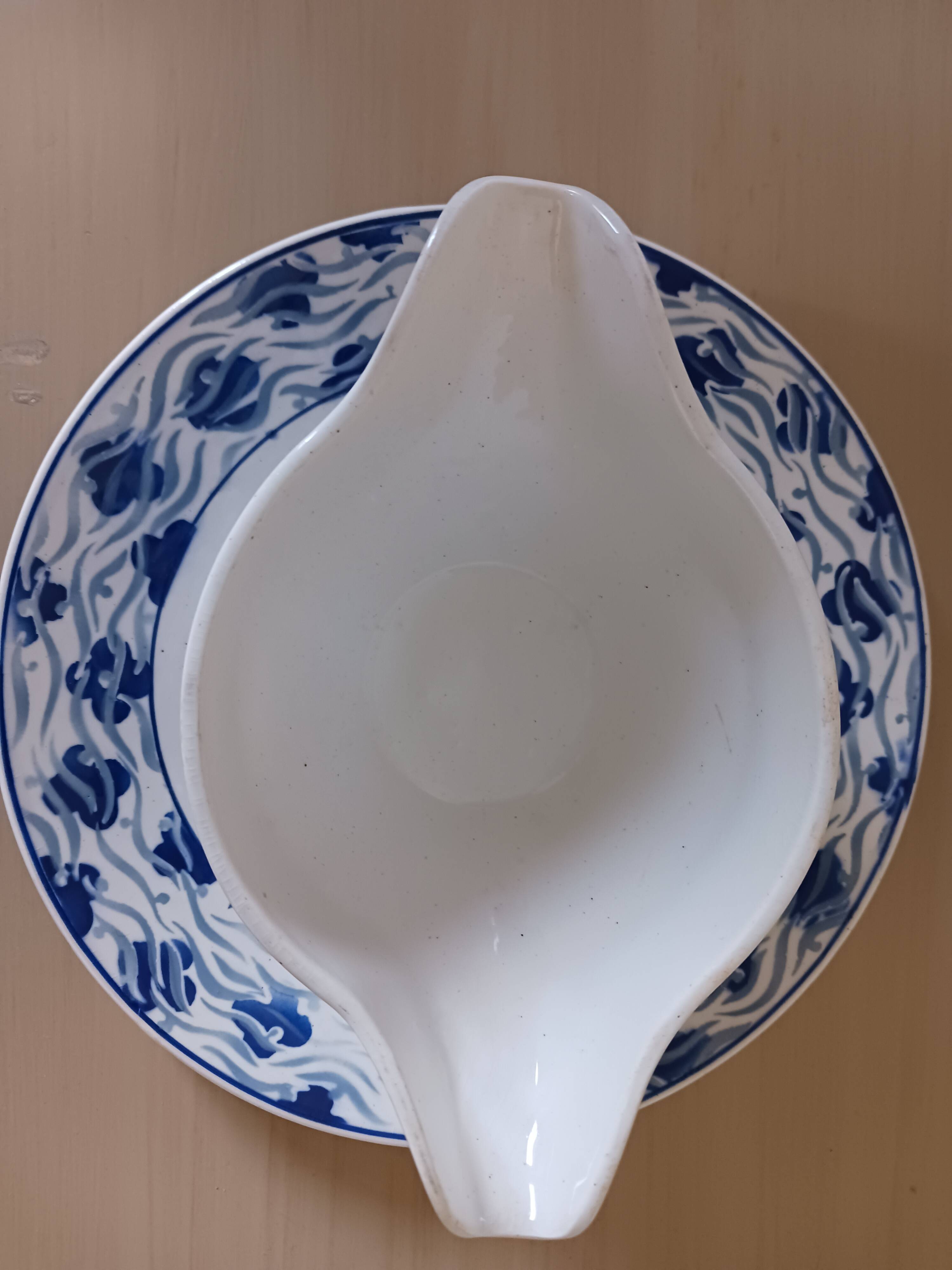 Moulin des loups sauce boat, Lucie model.