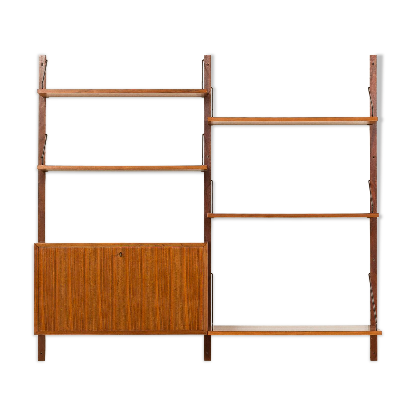 Poul Cadovius shelving unit with a desk in walnut for Cado, 1960s