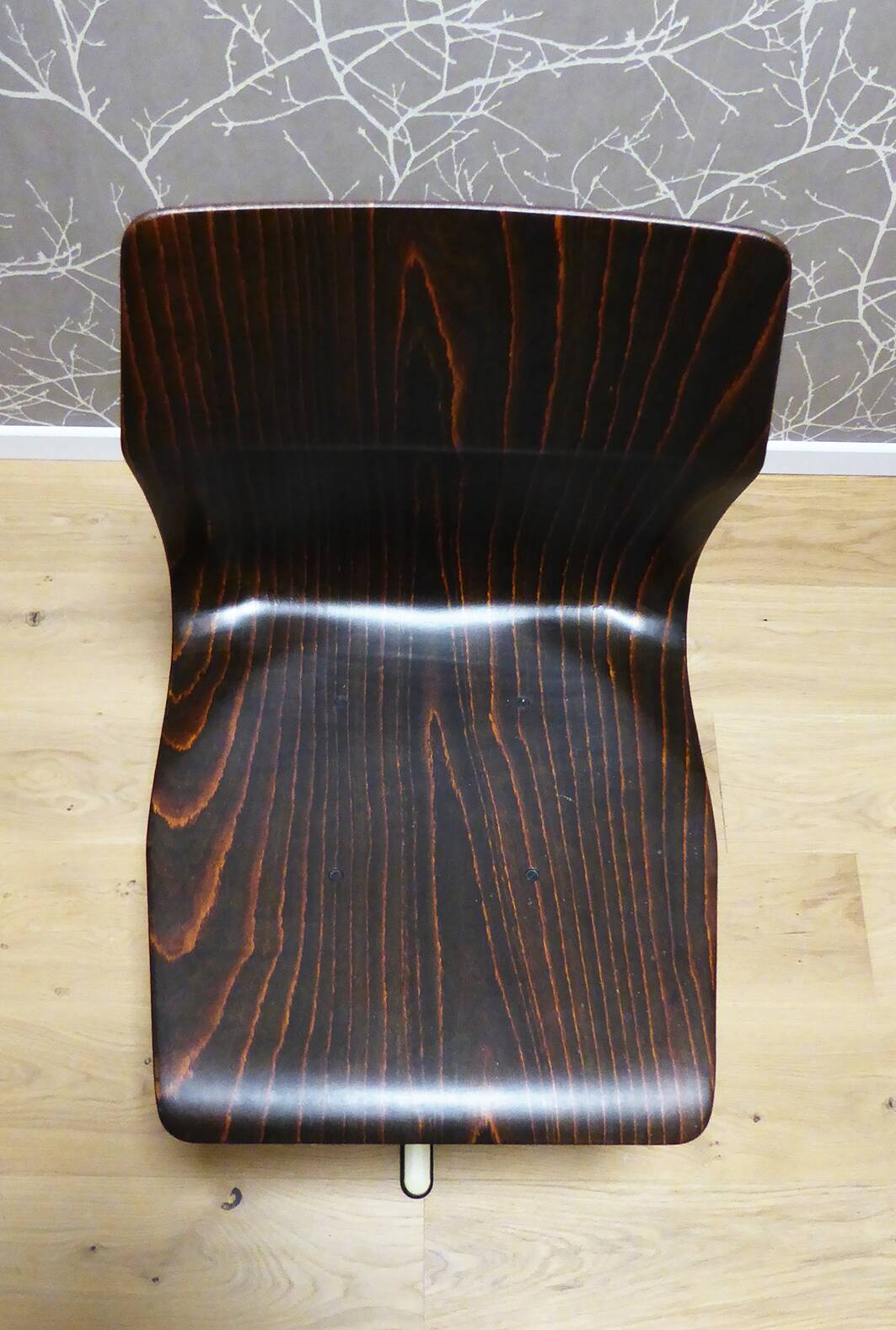 OBO central foot chair