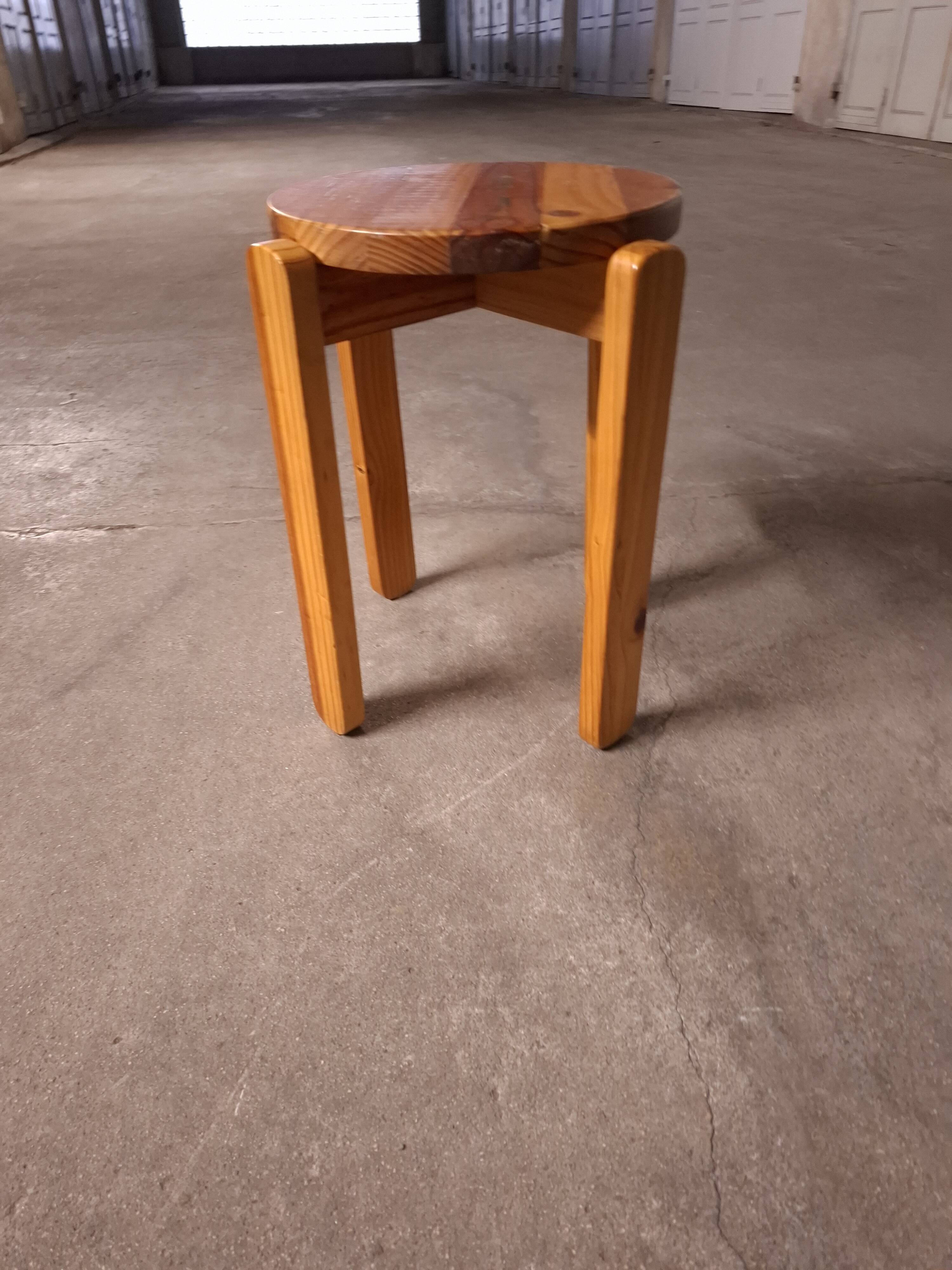 Tabouret en pin vintage