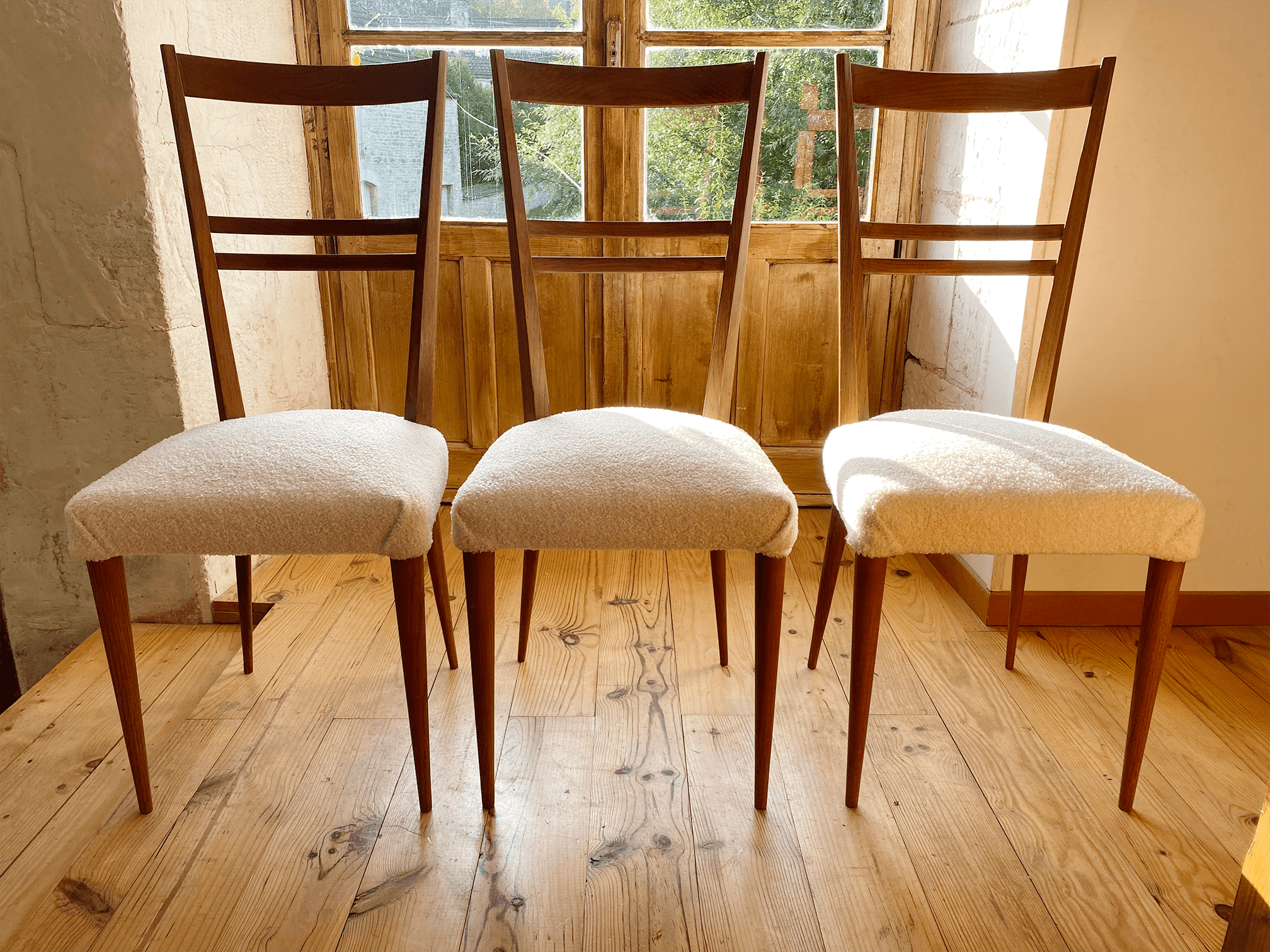 4 scandinavian chairs with seating in buckle fabrics