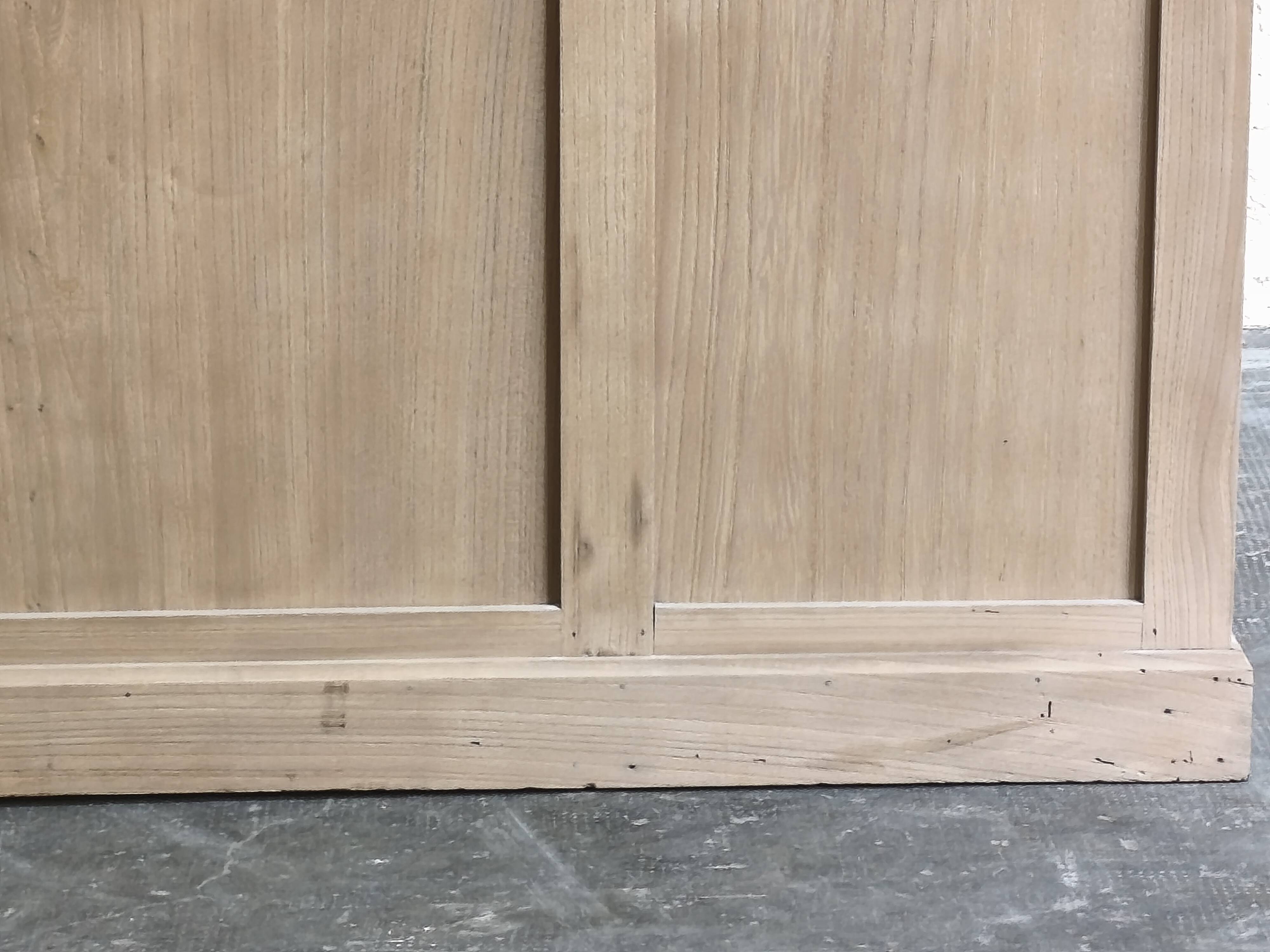 Desk in solid elm with natural airbrushing