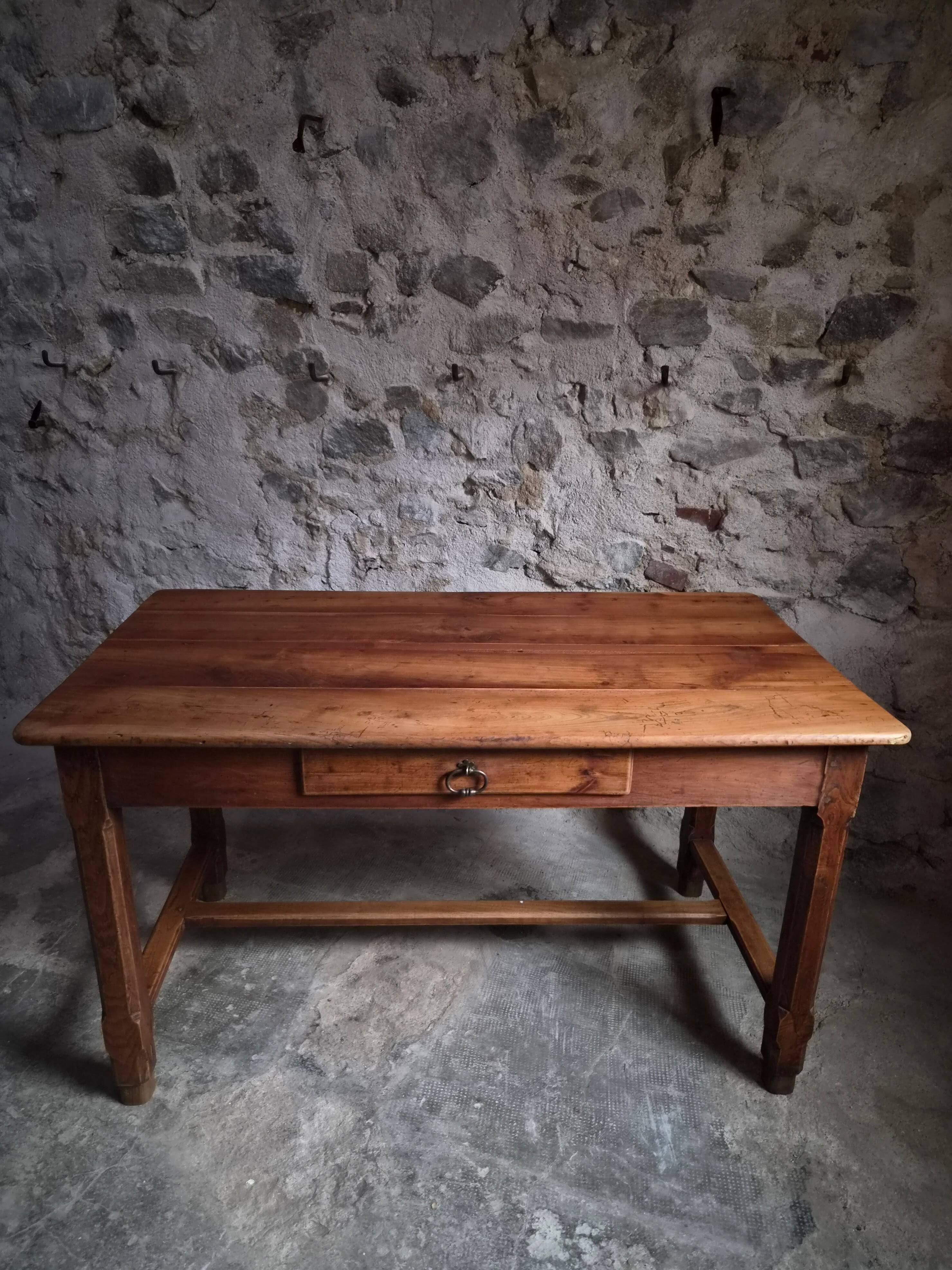 Old farmhouse table in French cherry wood | Auvergne | Circa 1750–1800