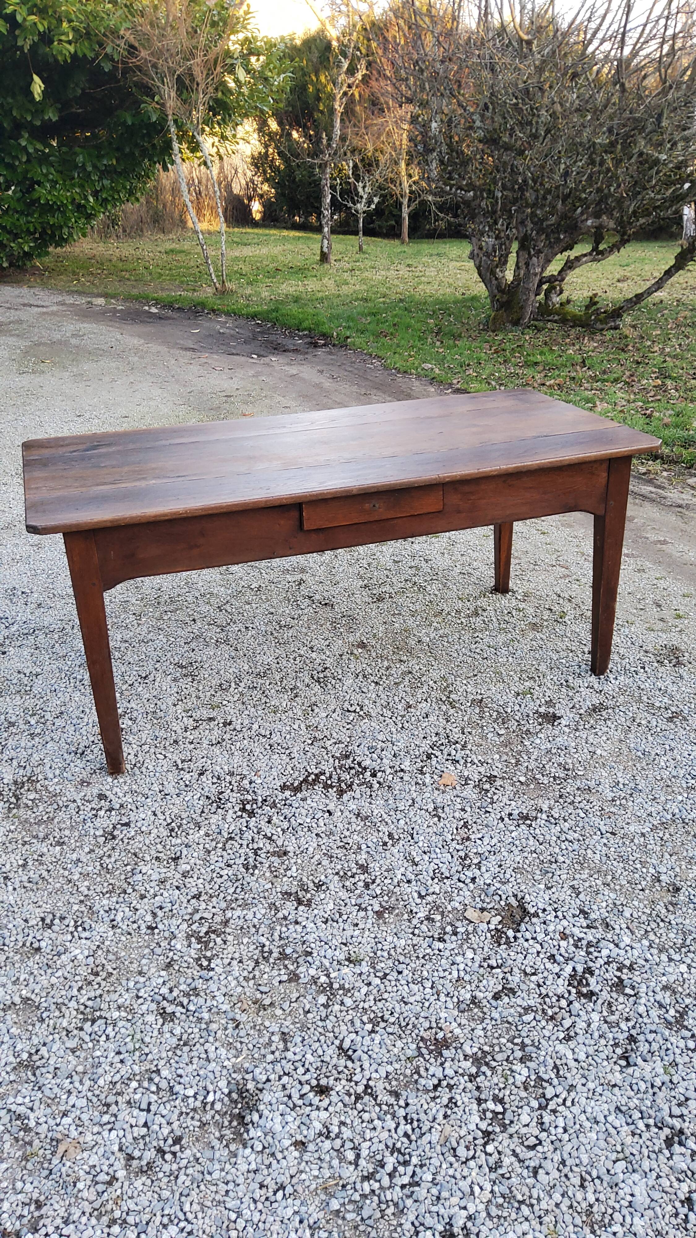 Farmhouse table in oak spindle legs nineteenth century
