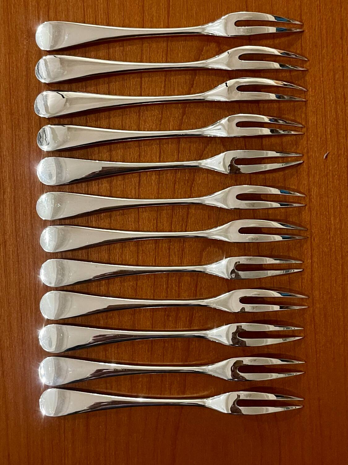 Christofle 12 snail forks, shellfish model Fidelio baguette very good condition