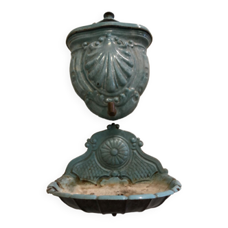 Enamelled cast iron fountain