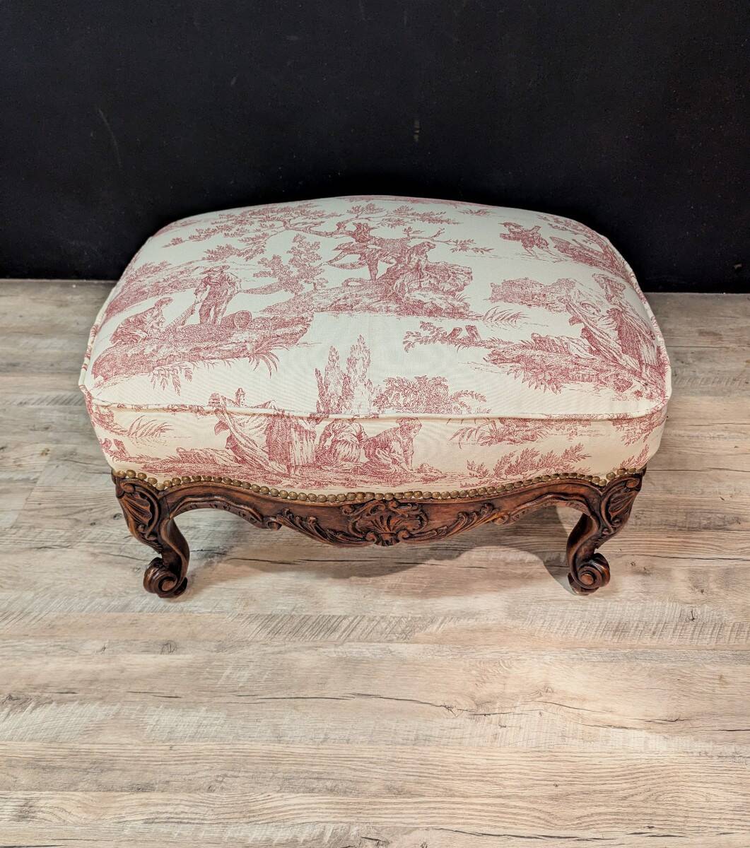 Pair of Louis XV style stools in walnut.