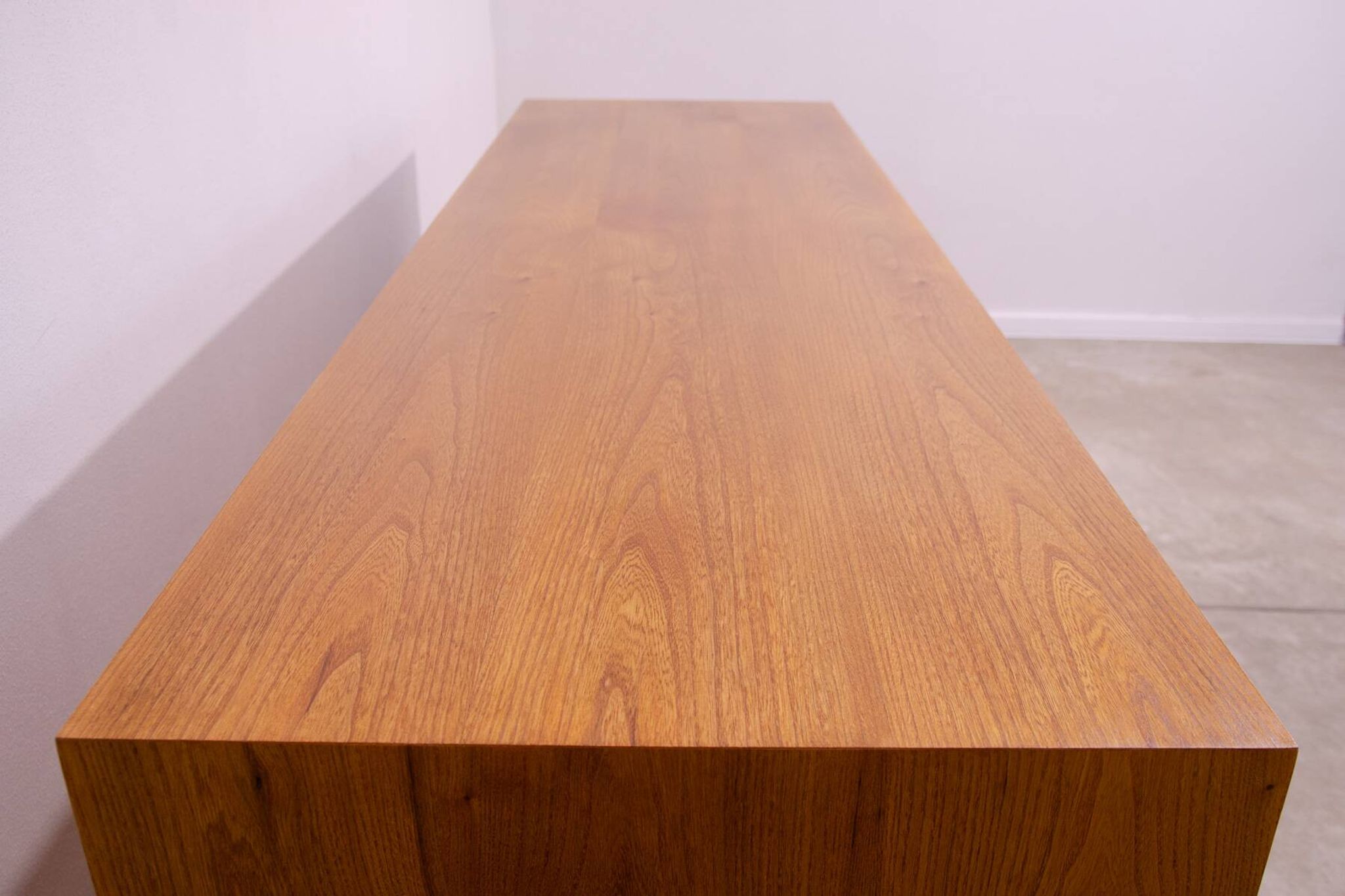 Buffet long de style scandinave double face entièrement restauré par Sedláček & Vyčítal, Tchécoslovaquie,