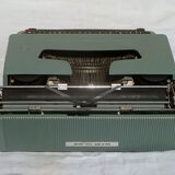 Typewriter, olivetti lettera 32