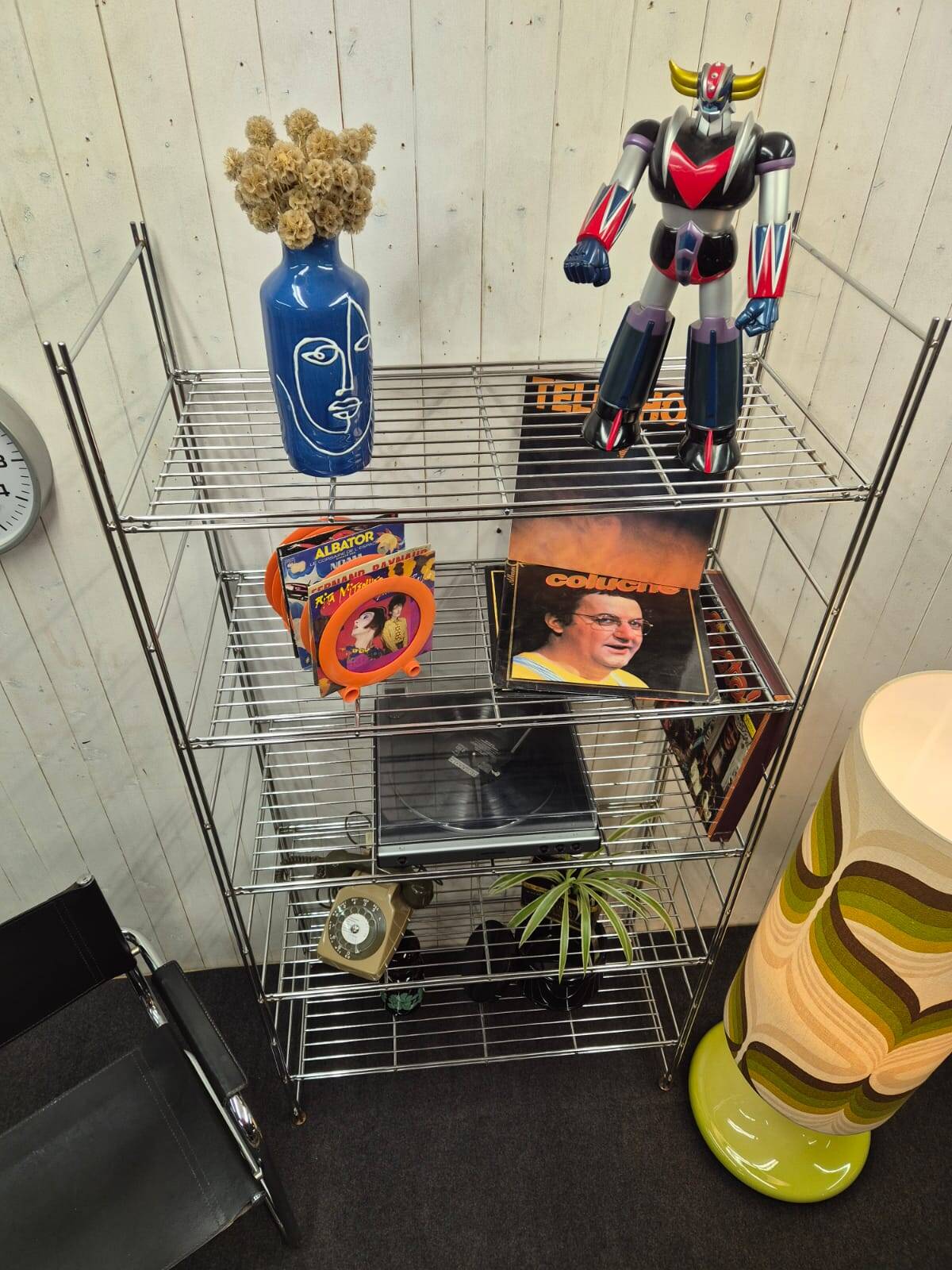 Étagère filaire vintage