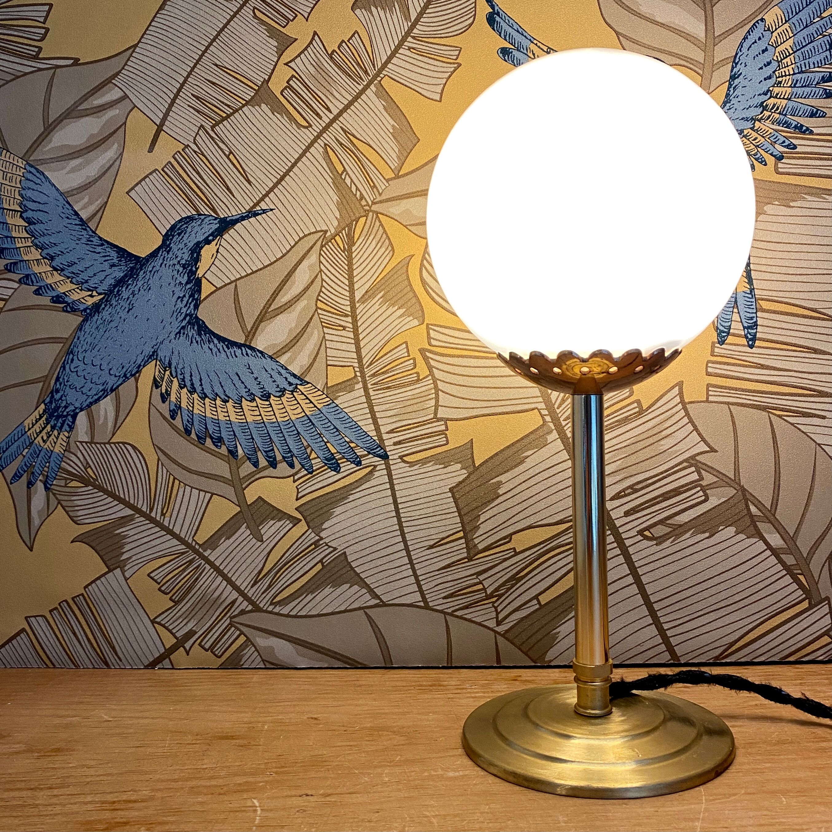Vintage table lamp in white opaline