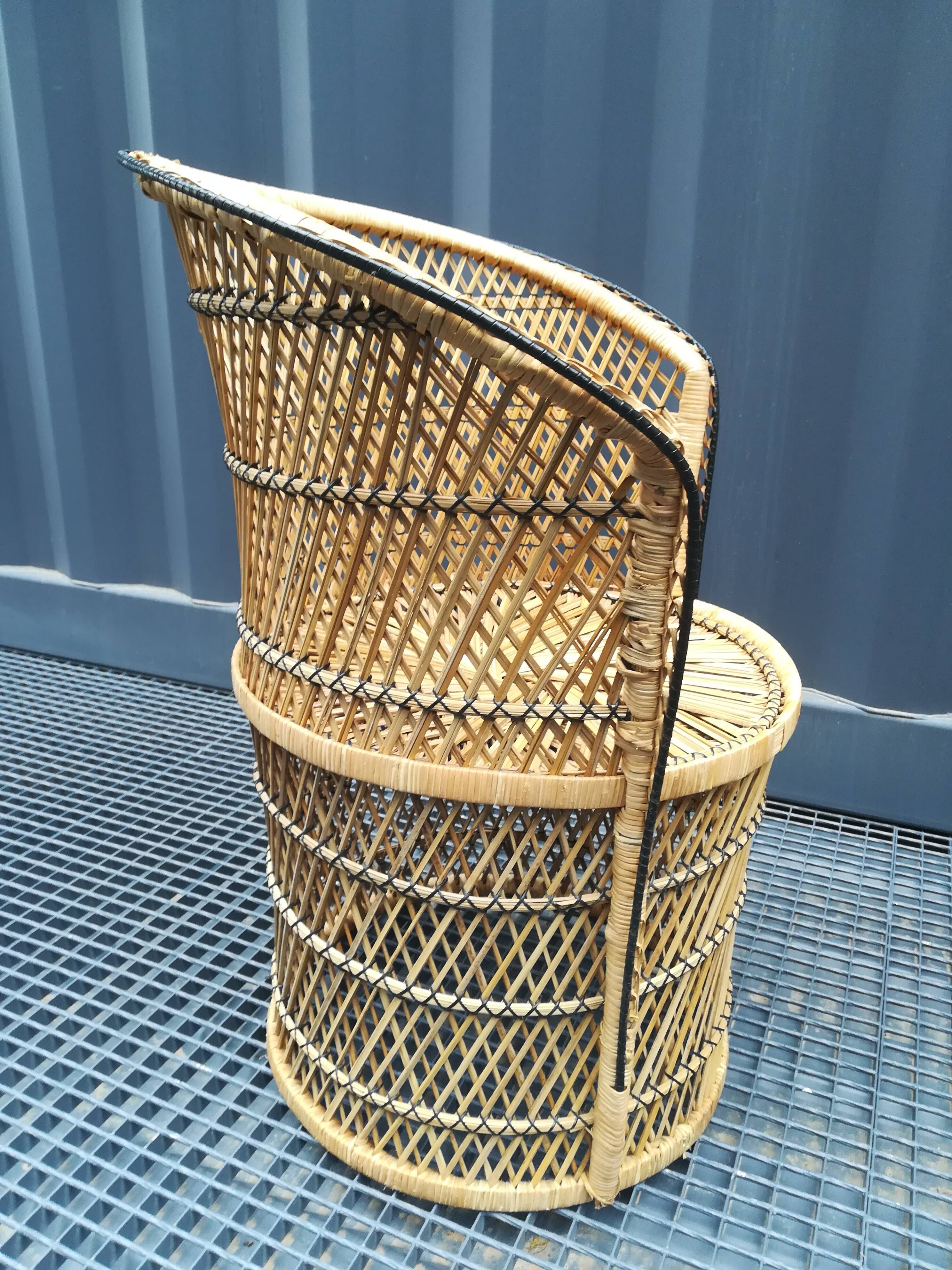 Table diabolo and its mini chair Emmanuelle