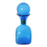 Carafe en verre bleue