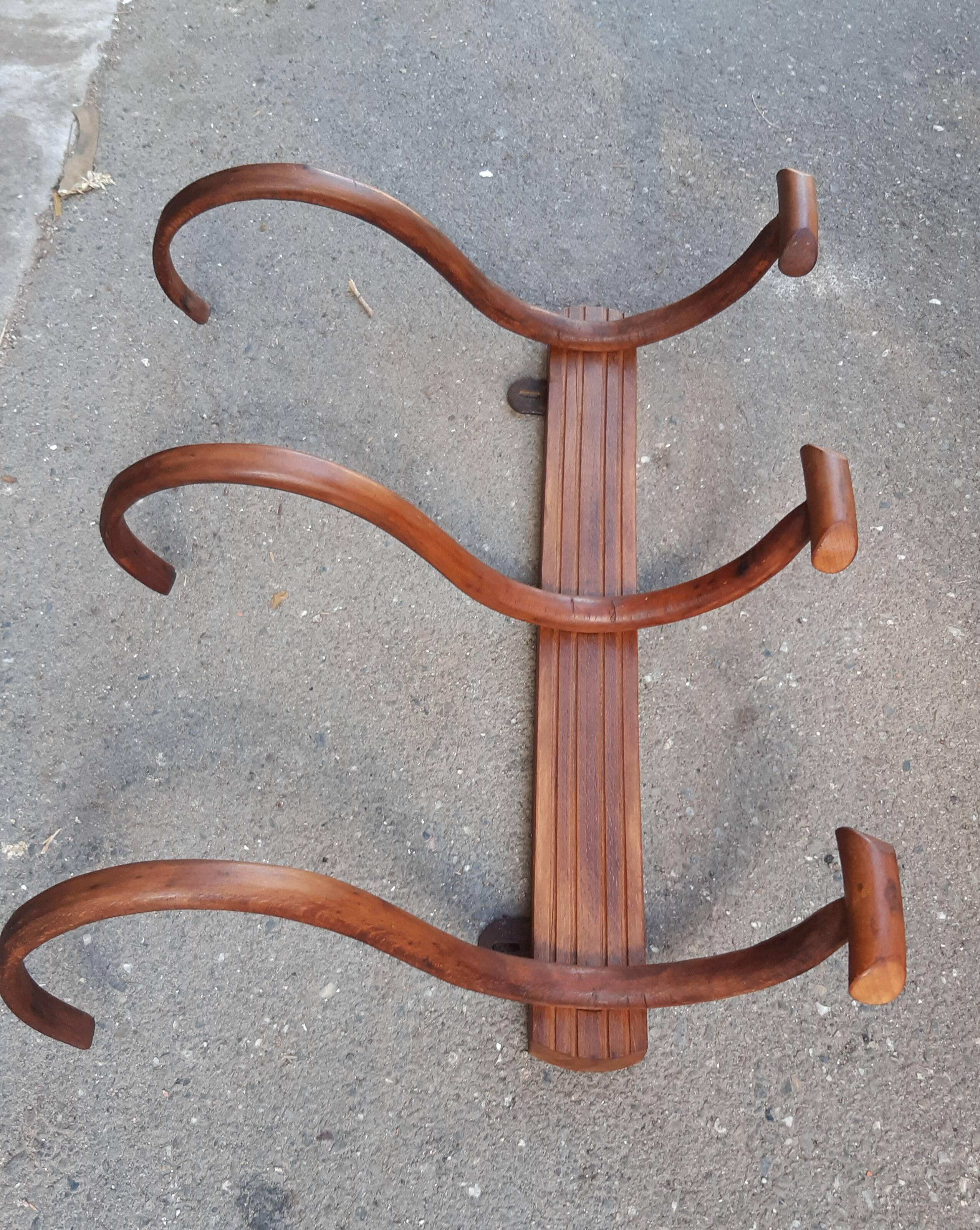 Curved wood bistro coat rack