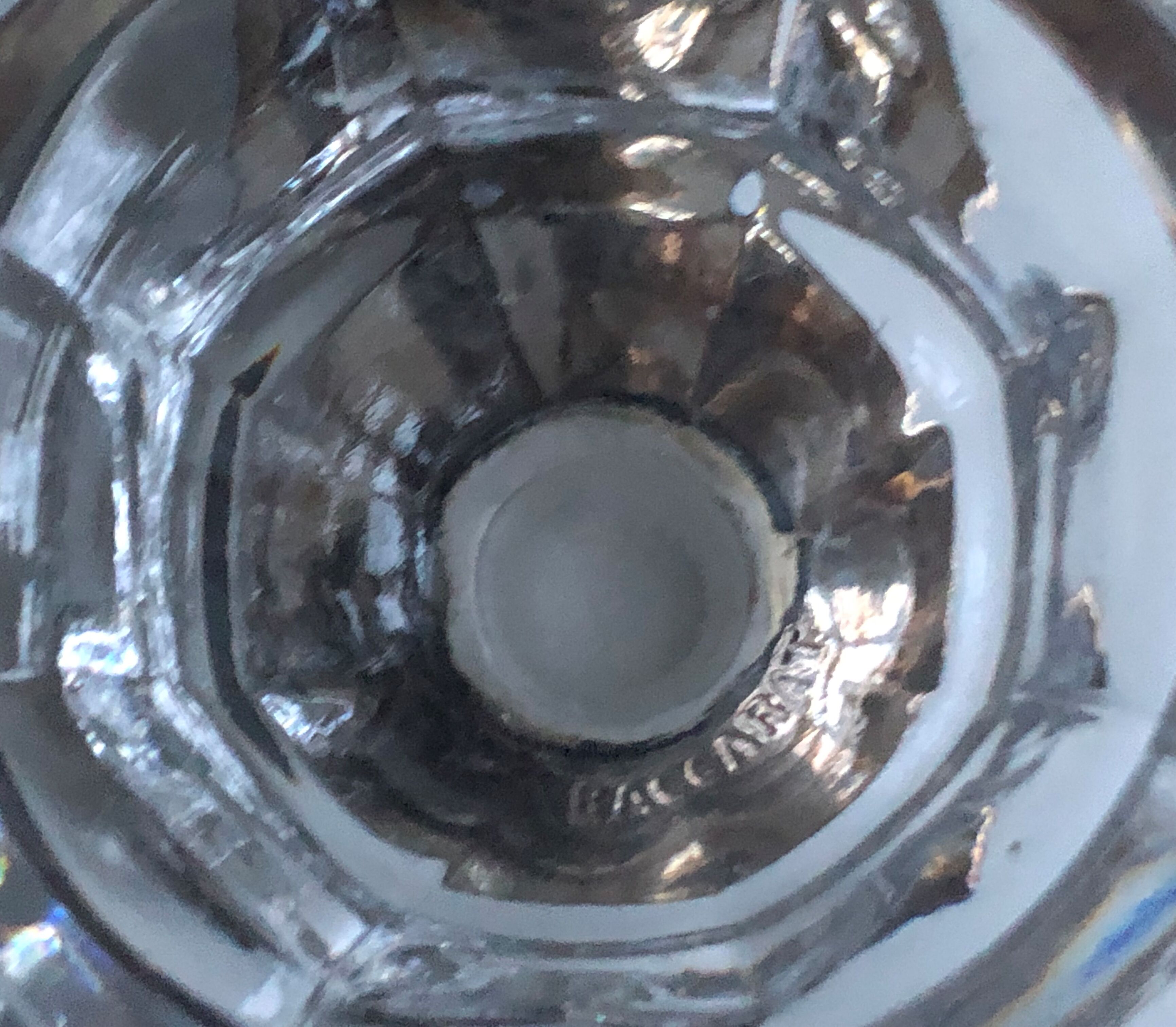 Salt shaker in silver metal and Baccarat crystal