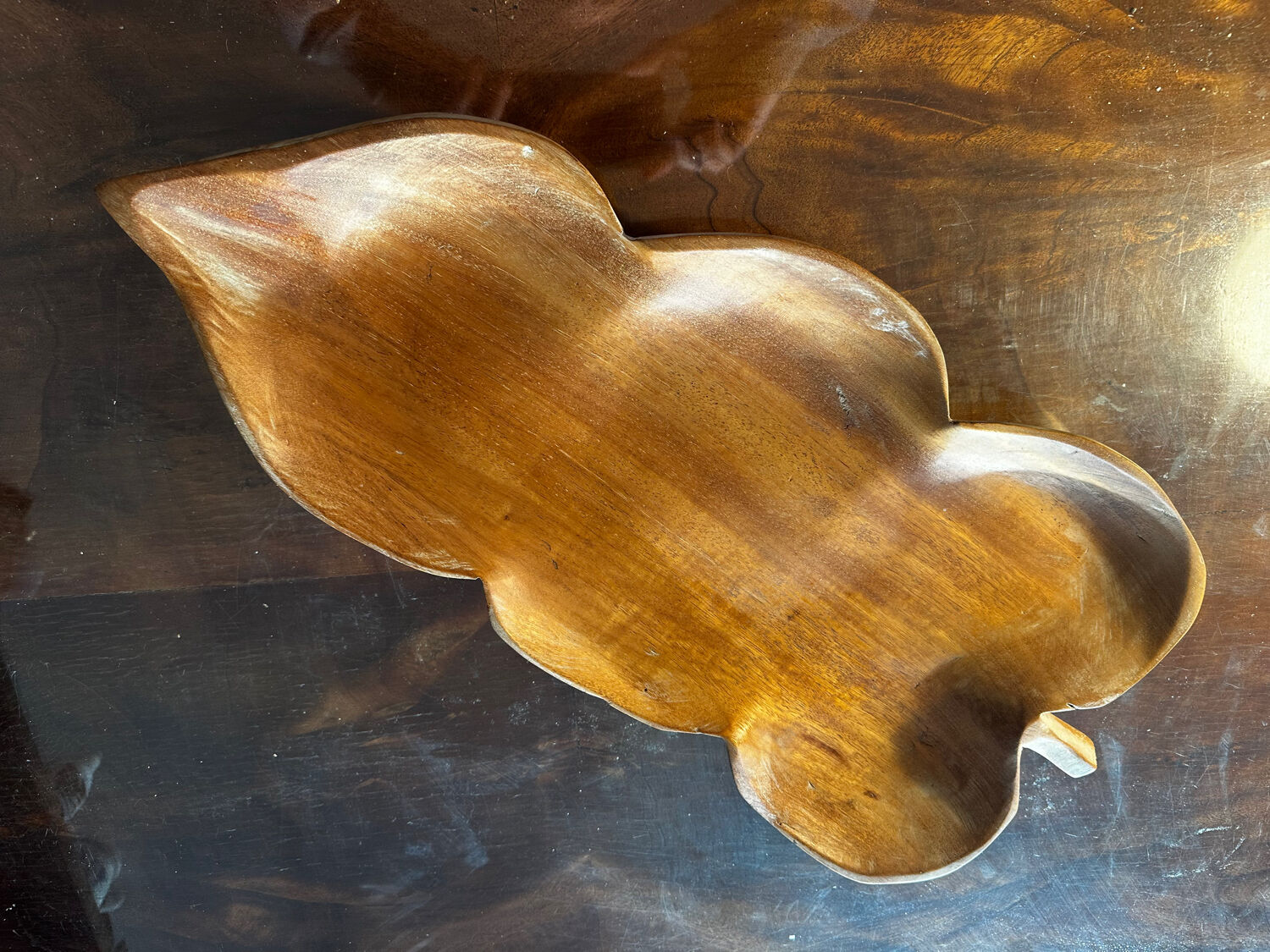 Fruit bowl, handcrafted pocket emptier in solid wood.