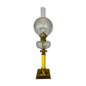 lampe à pétrole en laiton avec abat-jour en verre opalin blanc et tige en verre jaune, 1860