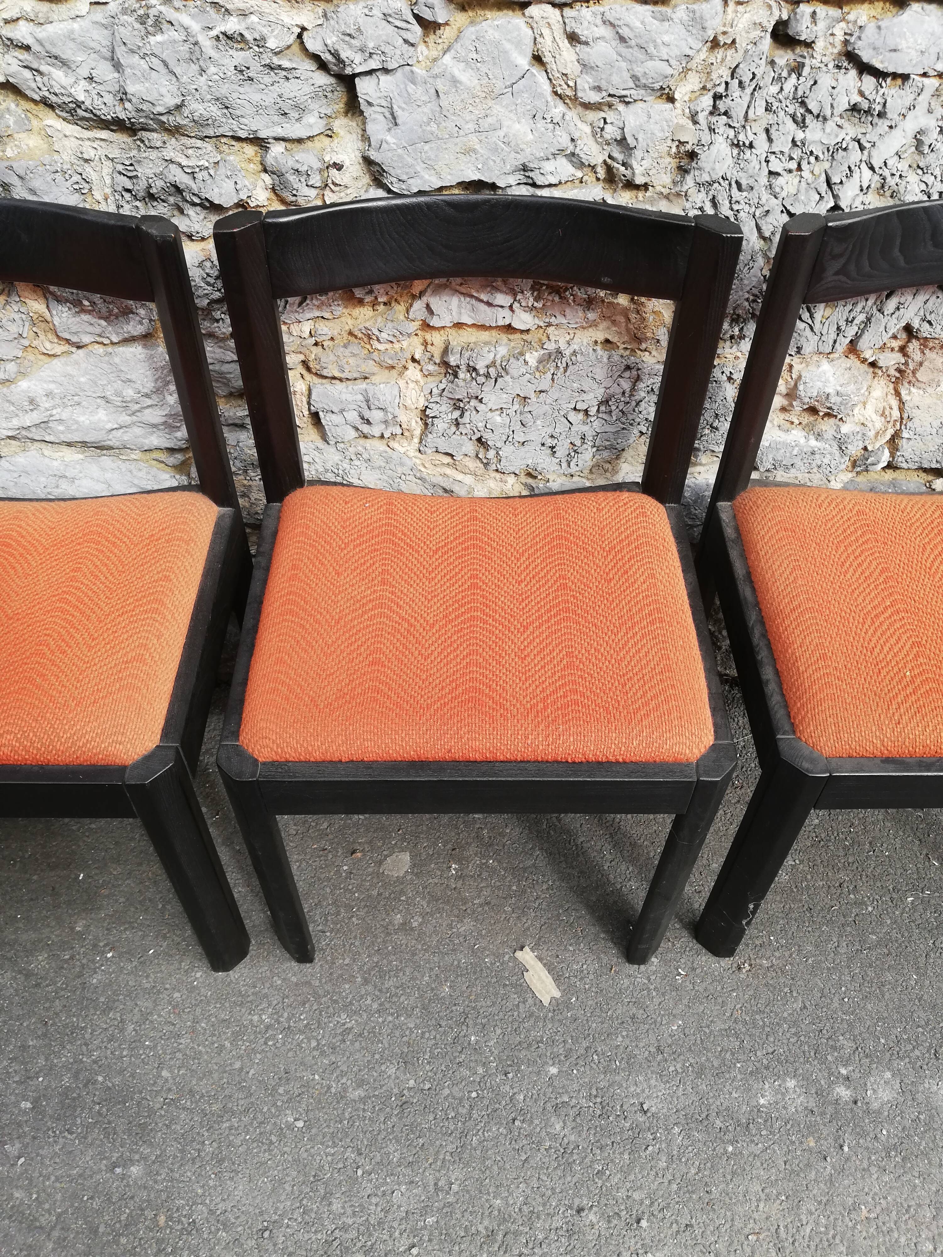 Chaises design graphique brutaliste 1970