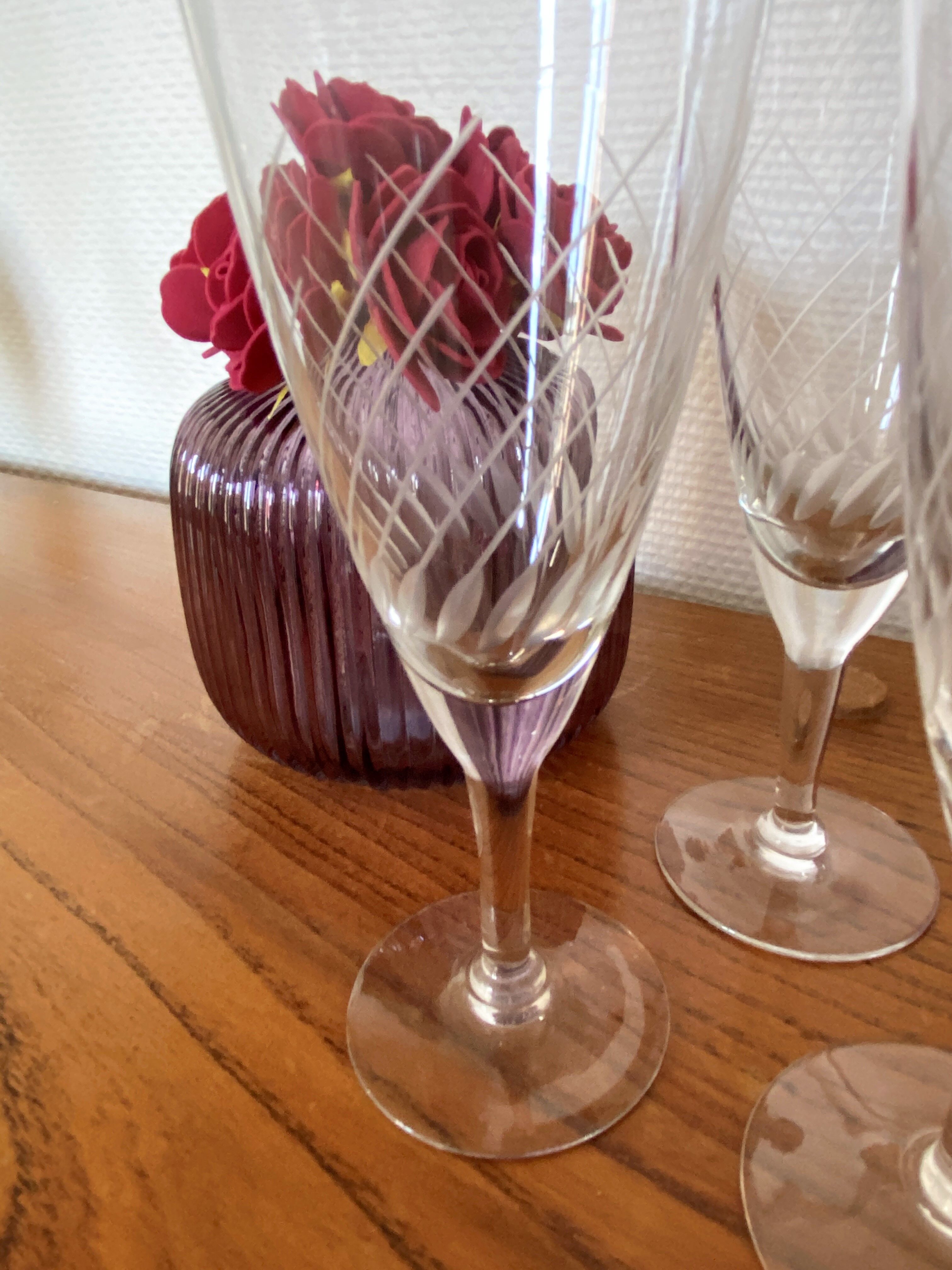 Set of 4 champagne flutes in engraved glass 10 cl