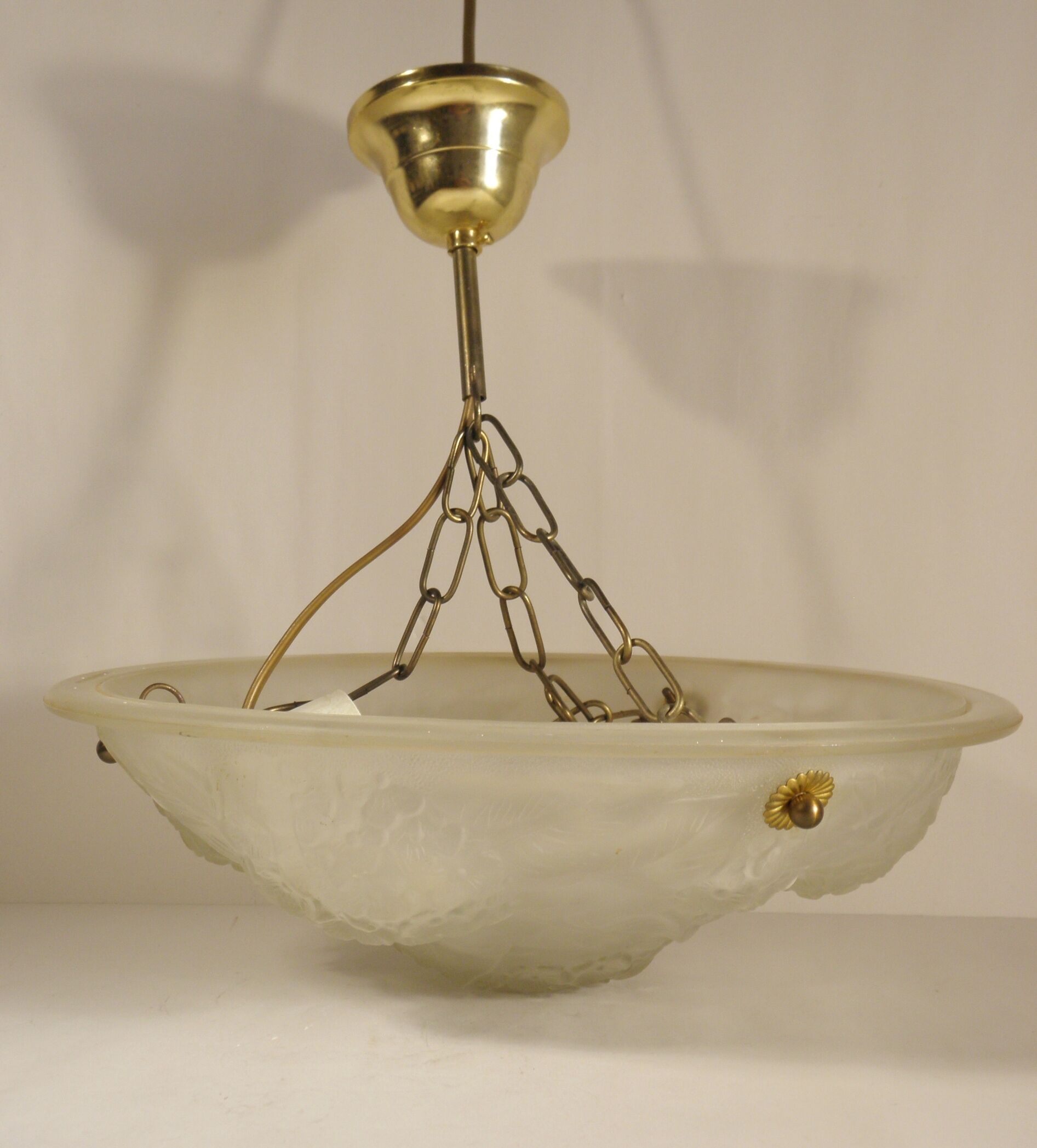 Art Deco basin suspension
