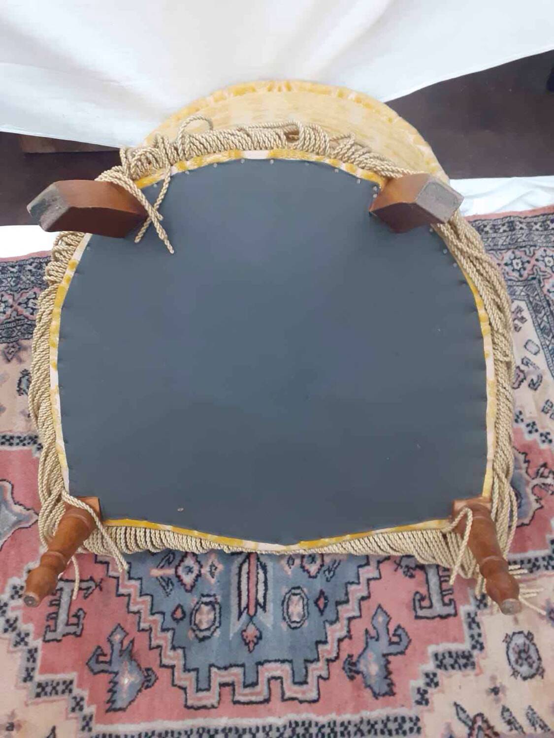 Toad chair