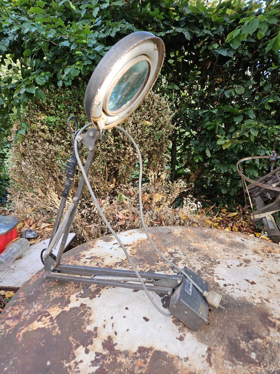 J.TOULEMONDE industrial design workshop magnifying lamp